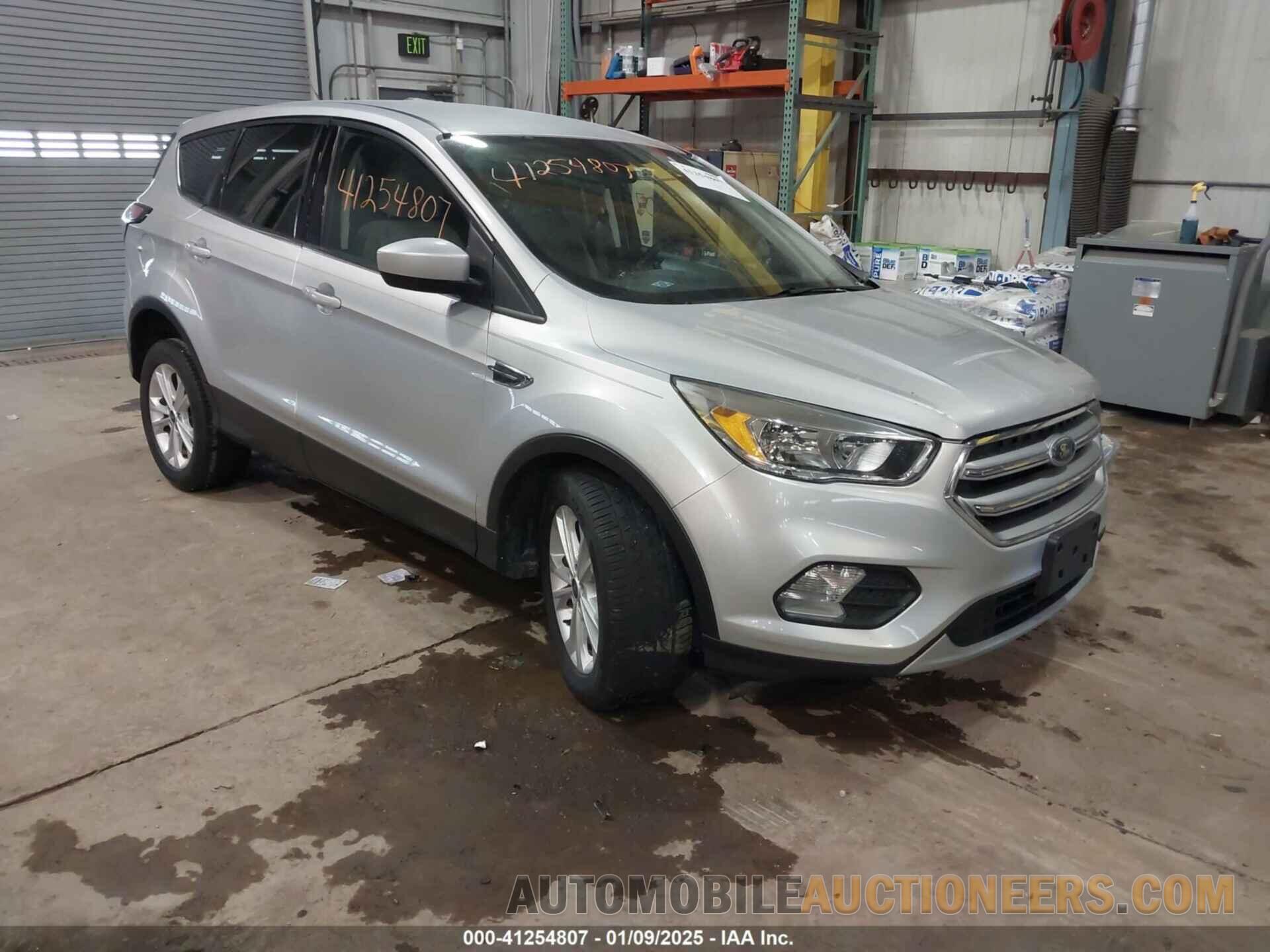 1FMCU0GD0HUE92510 FORD ESCAPE 2017