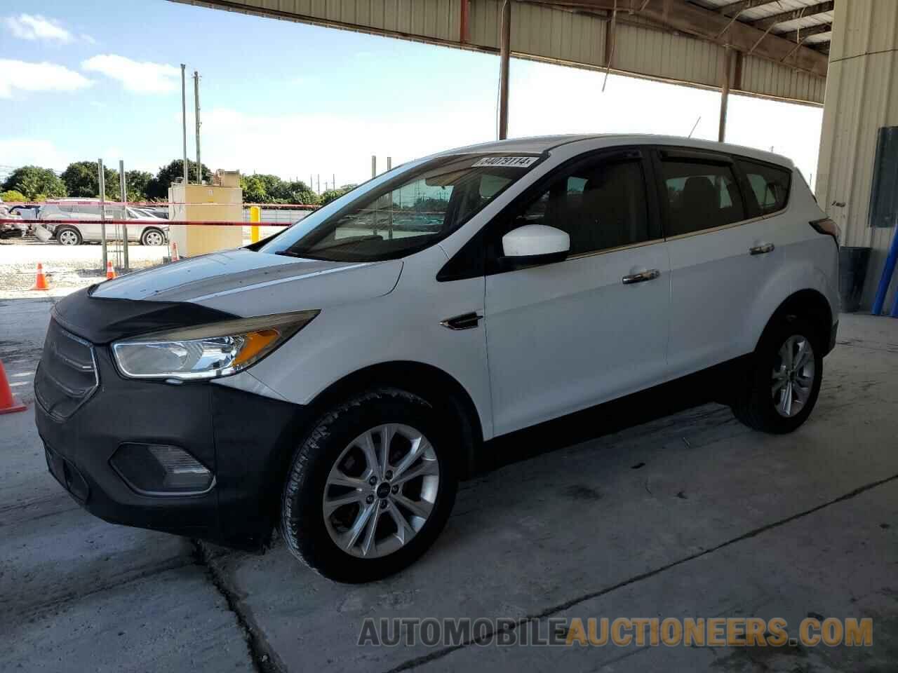 1FMCU0GD0HUF06213 FORD ESCAPE 2017