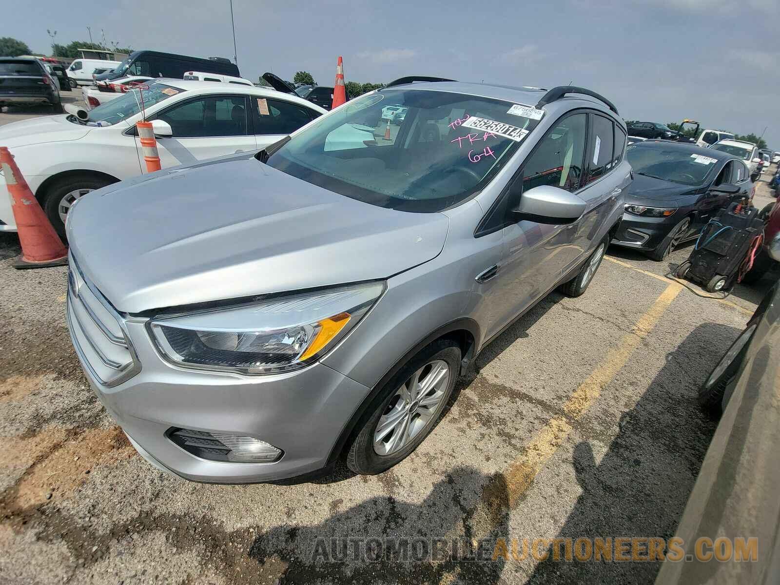 1FMCU0GD0JUB75235 Ford Escape 2018