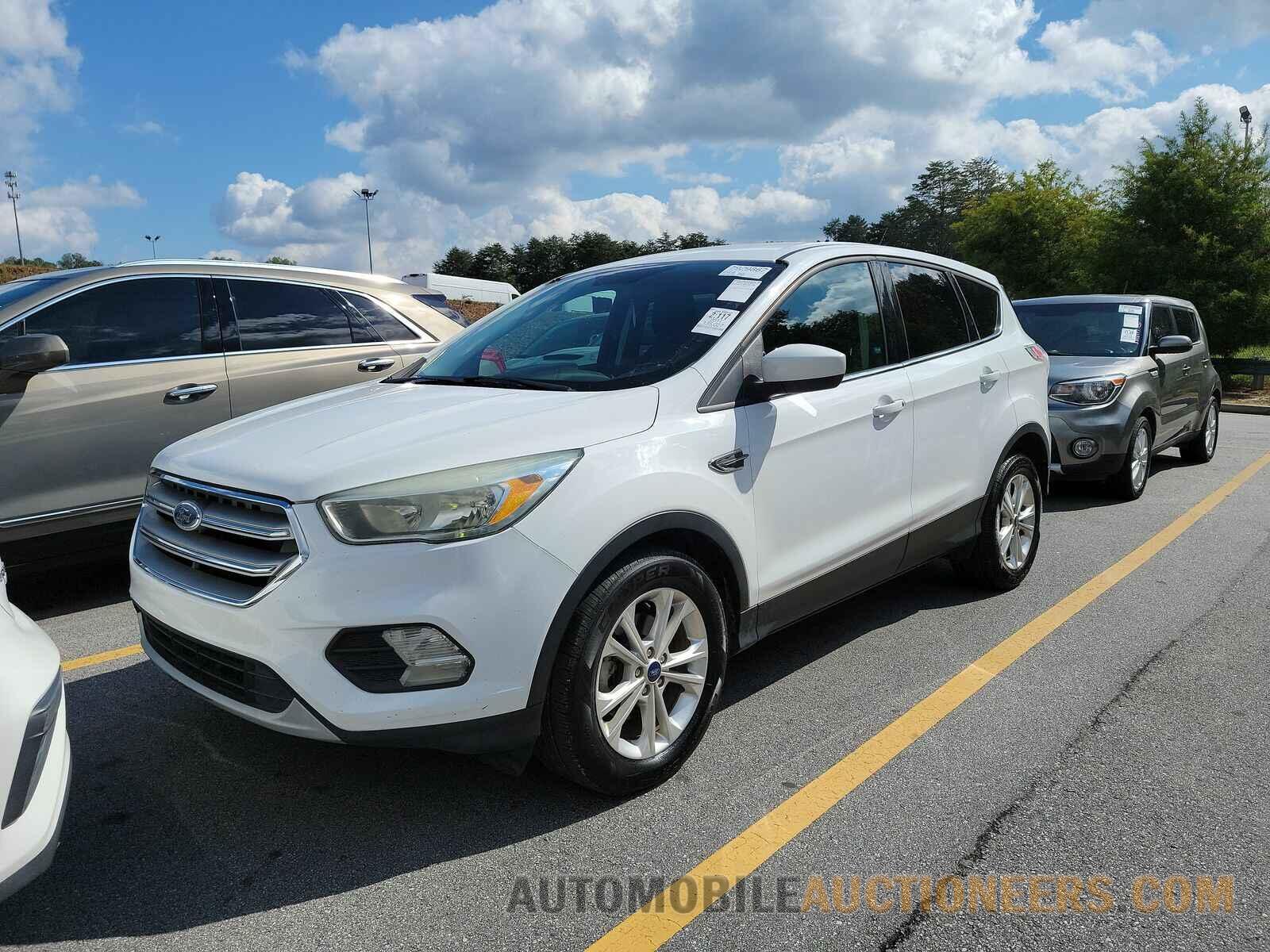 1FMCU0GD1HUA95825 Ford Escape 2017