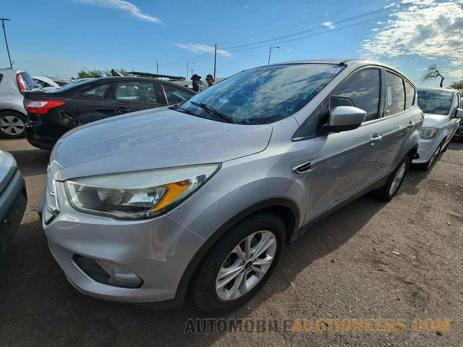 1FMCU0GD1HUB42352 Ford Escape 2017