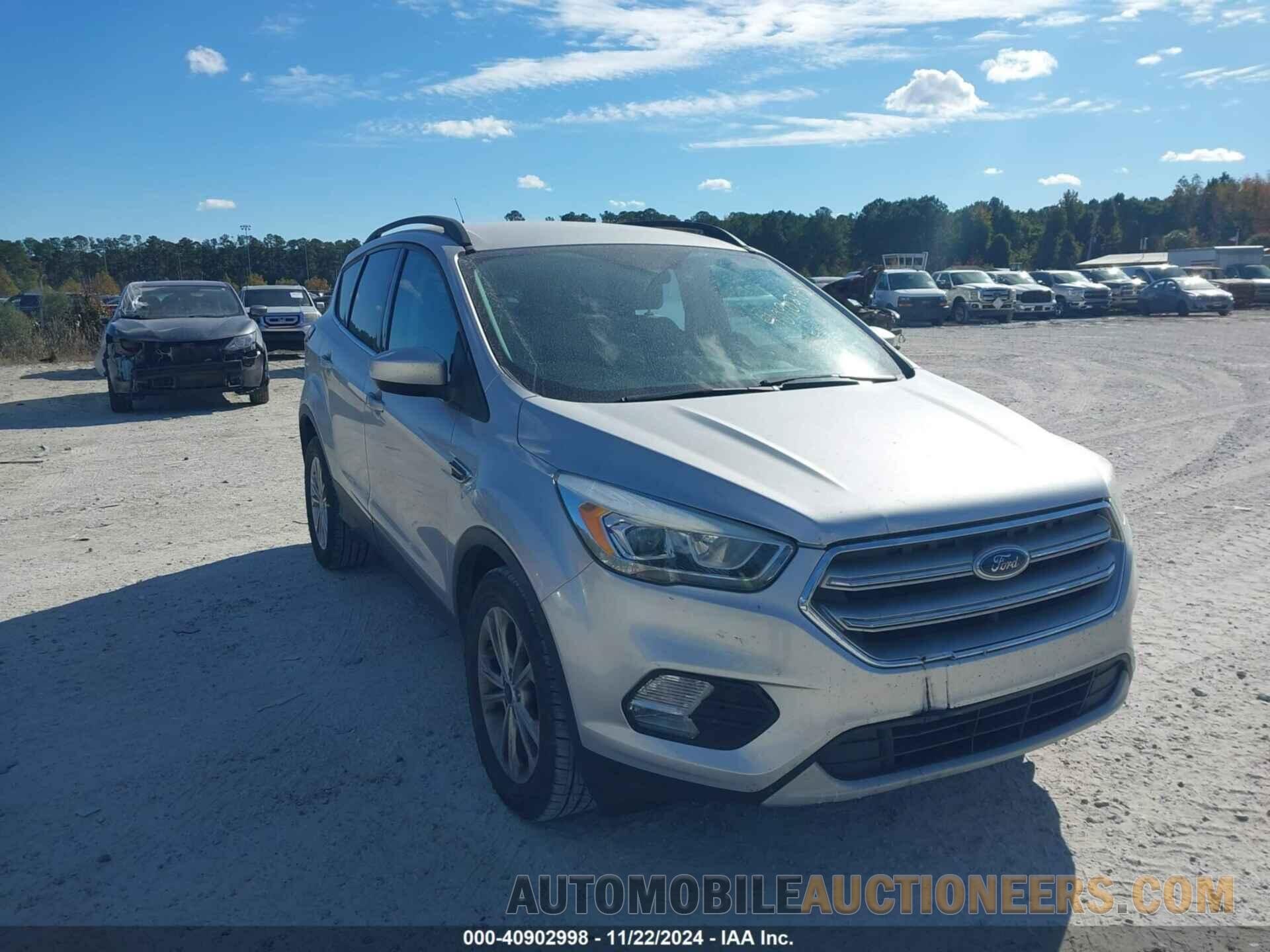 1FMCU0GD1HUD24505 FORD ESCAPE 2017