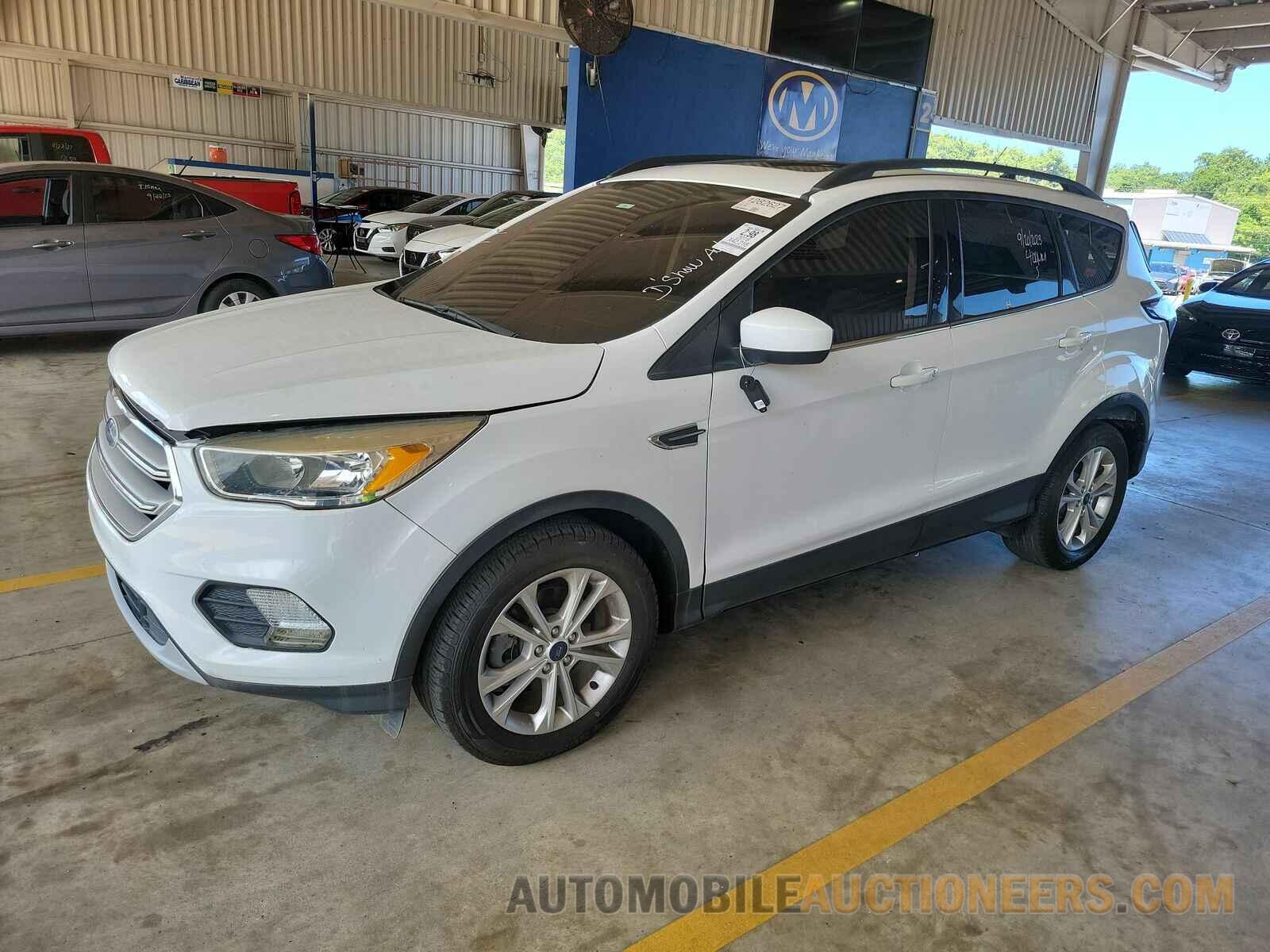 1FMCU0GD1JUA73118 Ford Escape 2018