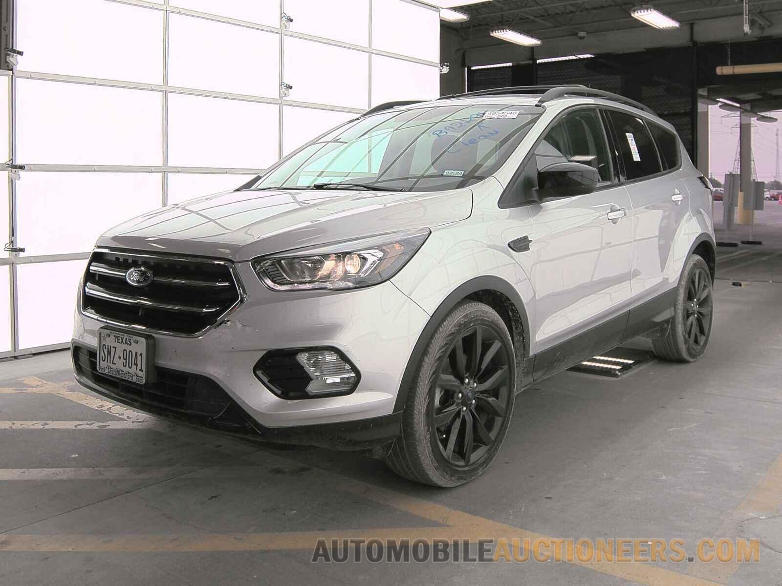 1FMCU0GD1JUB72294 Ford Escape 2018