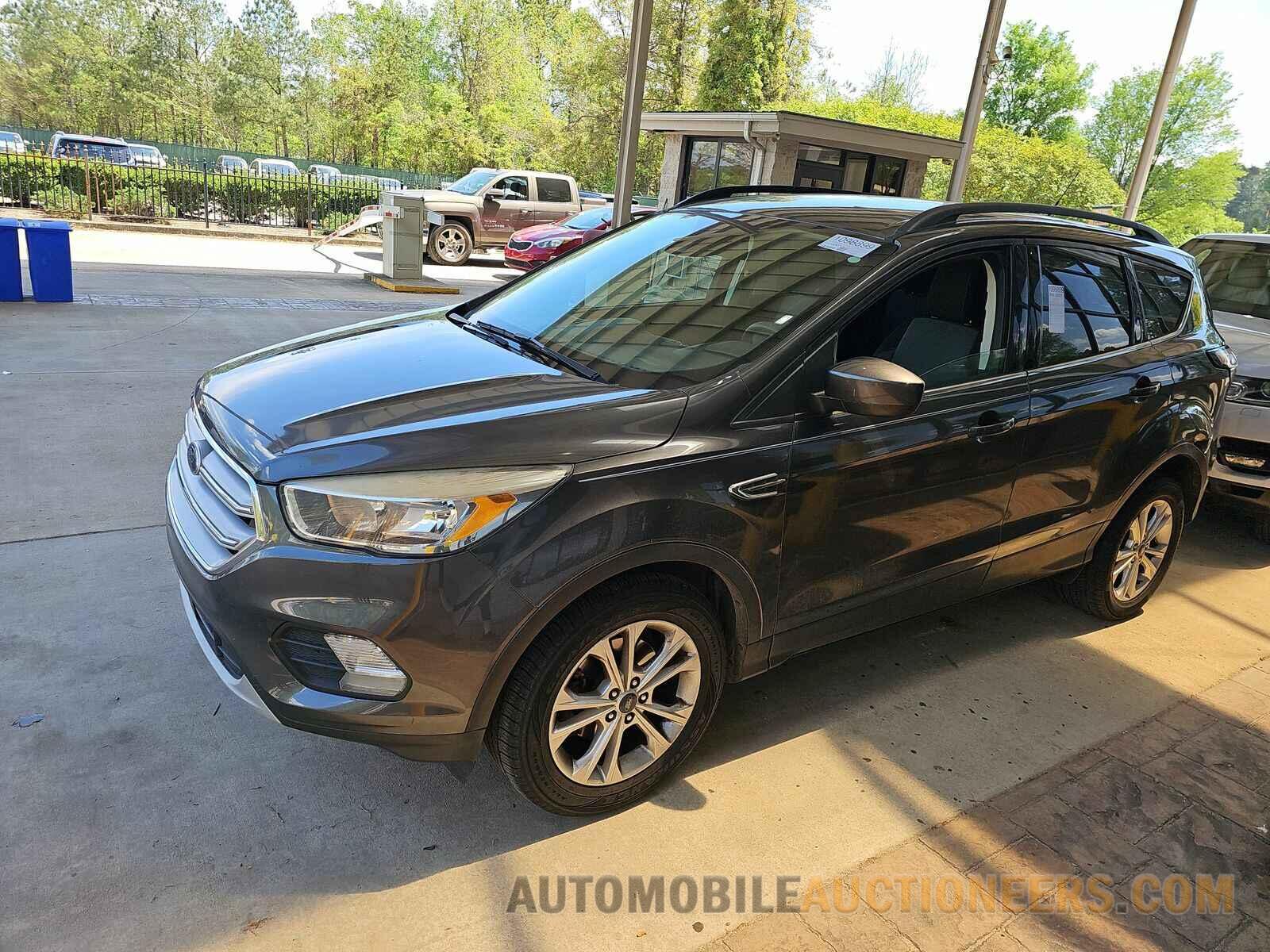 1FMCU0GD1JUB76619 Ford Escape 2018