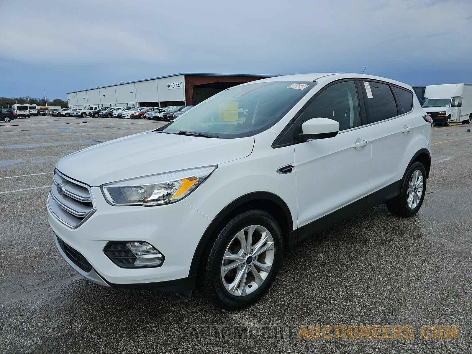 1FMCU0GD1JUC50346 Ford Escape 2018