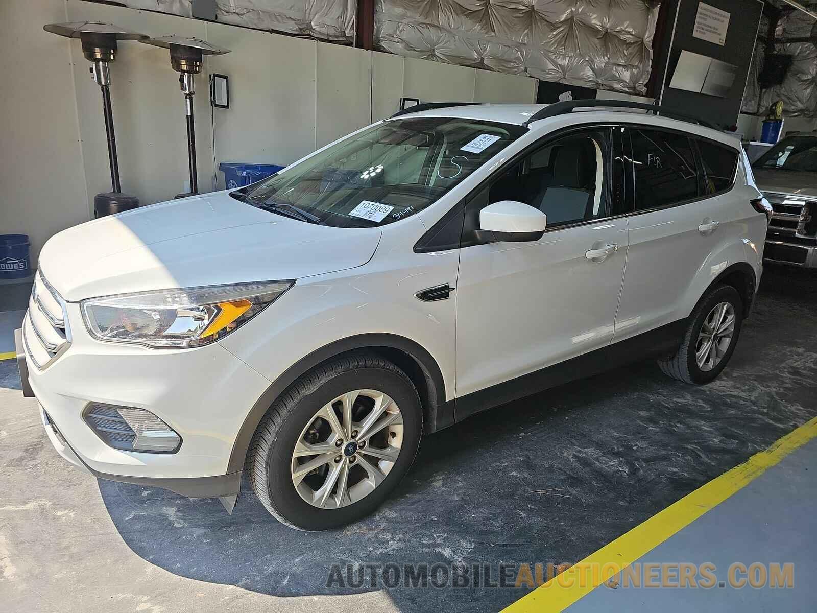 1FMCU0GD1JUD31735 Ford Escape 2018