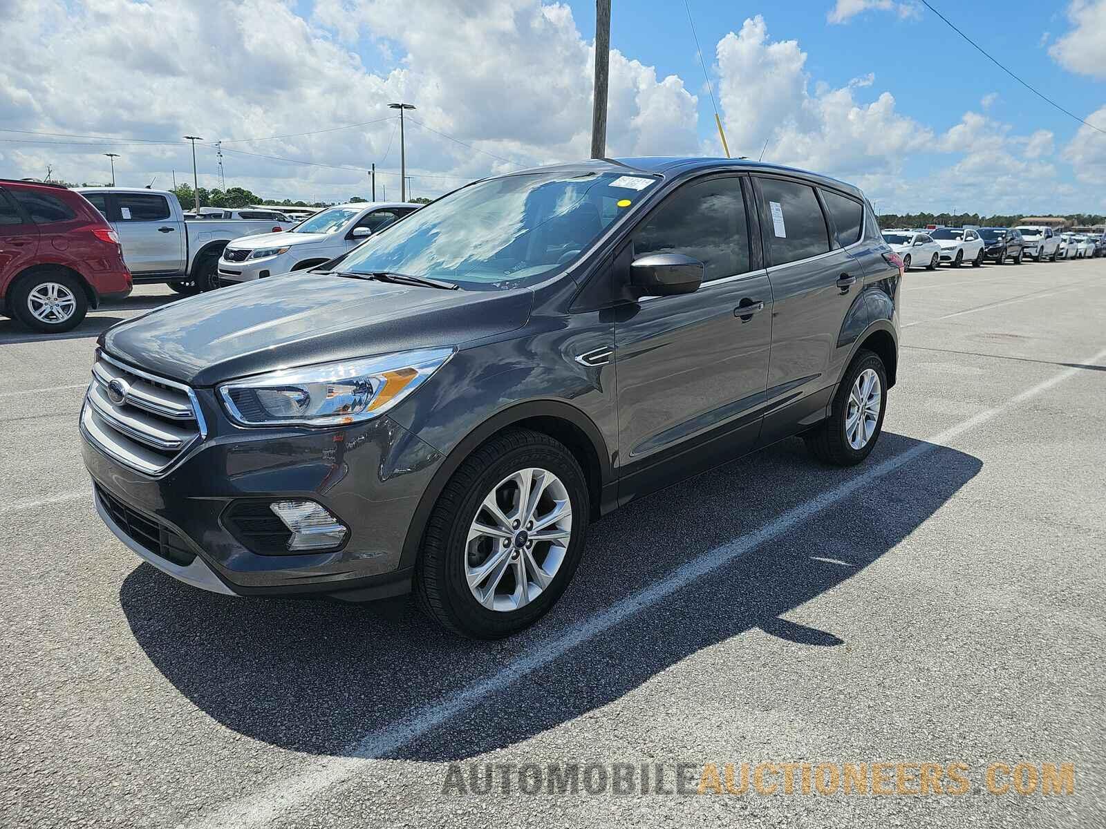 1FMCU0GD1KUA44672 Ford Escape 2019