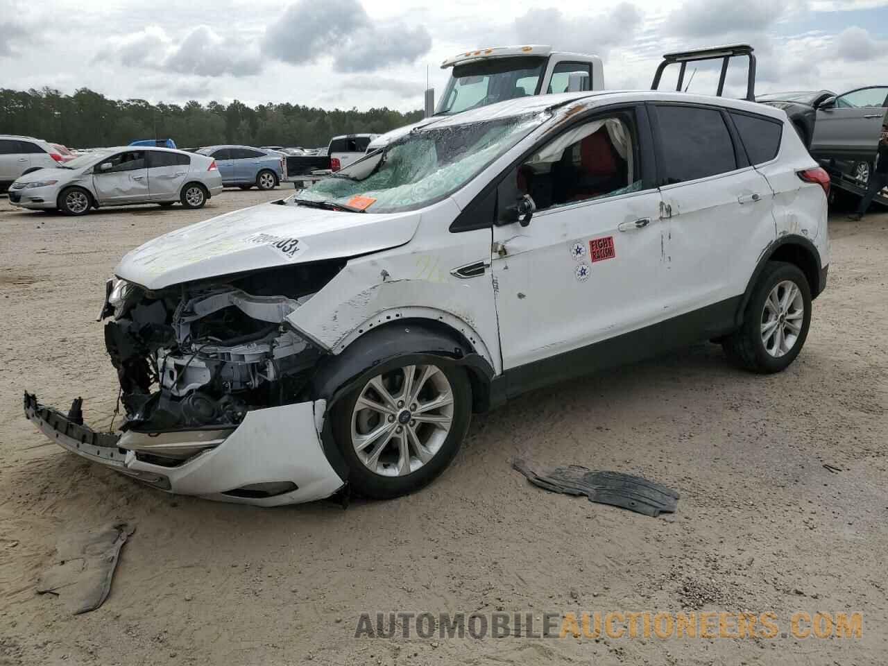 1FMCU0GD1KUA67370 FORD ESCAPE 2019