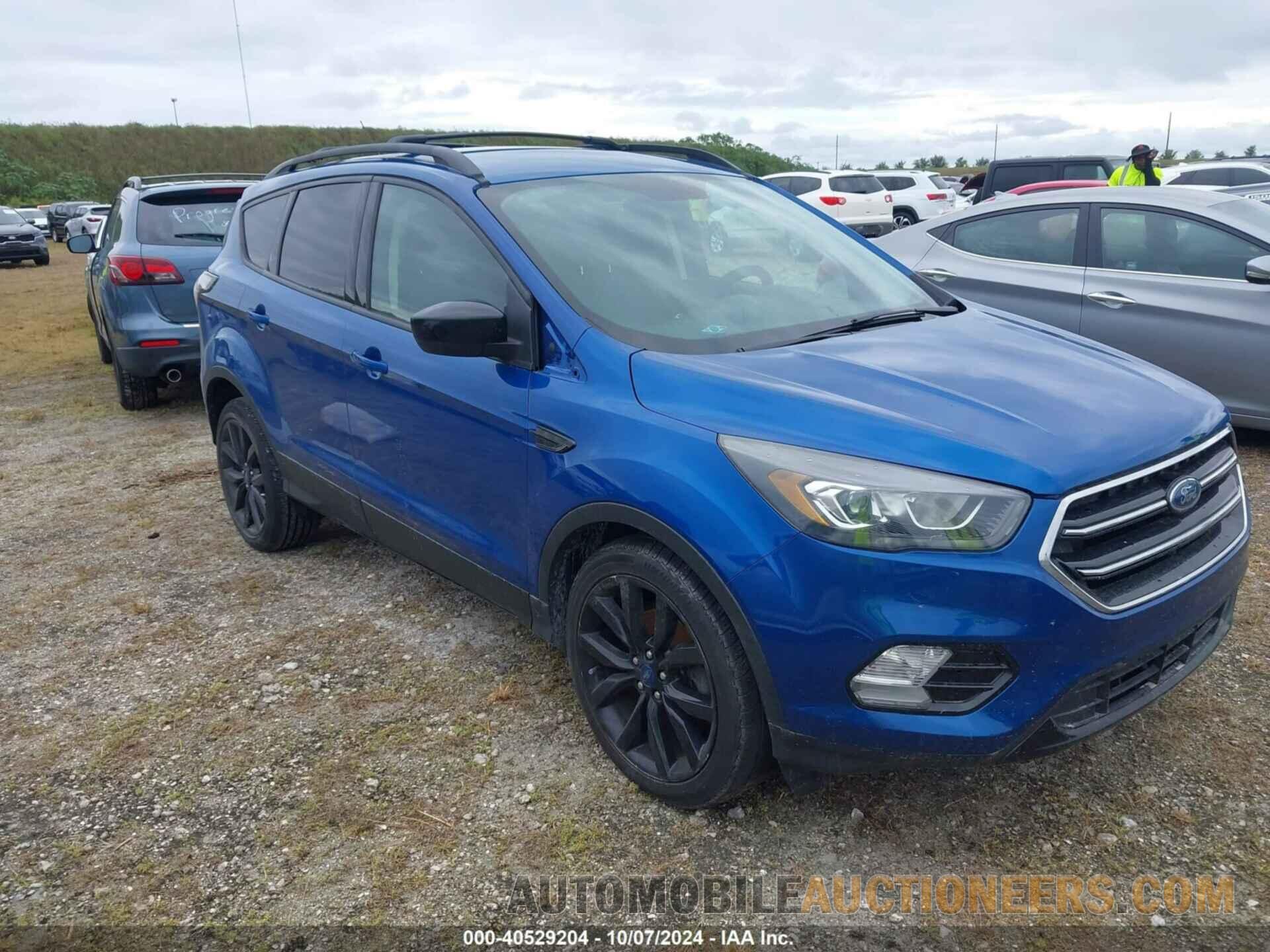 1FMCU0GD2HUA09616 FORD ESCAPE 2017