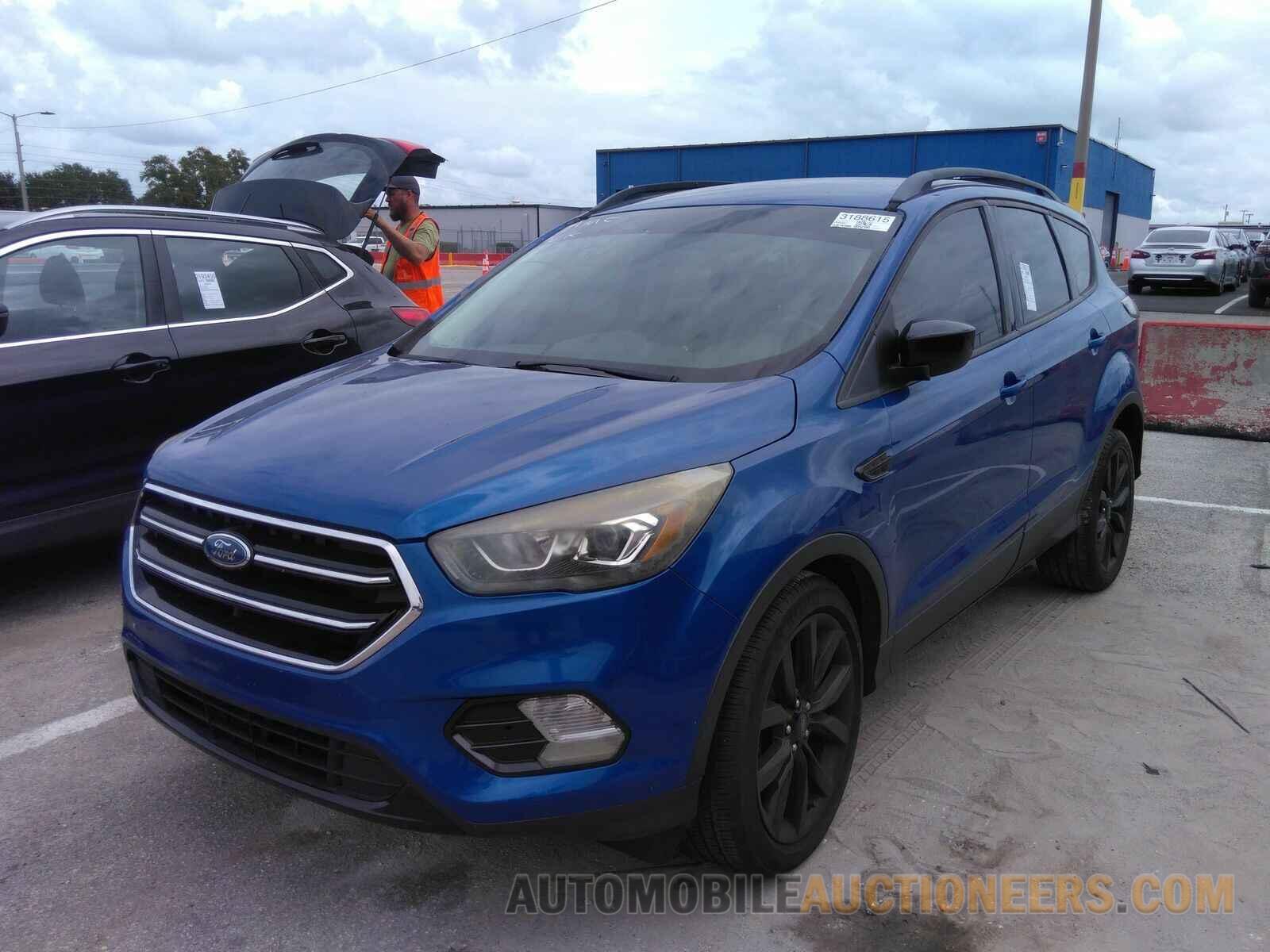 1FMCU0GD2HUA20227 Ford Escape 2017