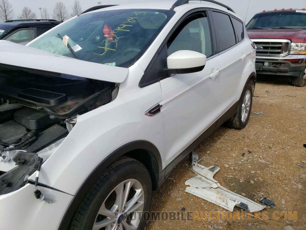 1FMCU0GD2JUC38979 FORD ESCAPE 2018