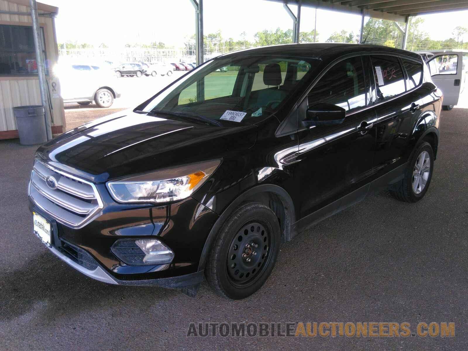 1FMCU0GD2KUA17514 Ford Escape 2019