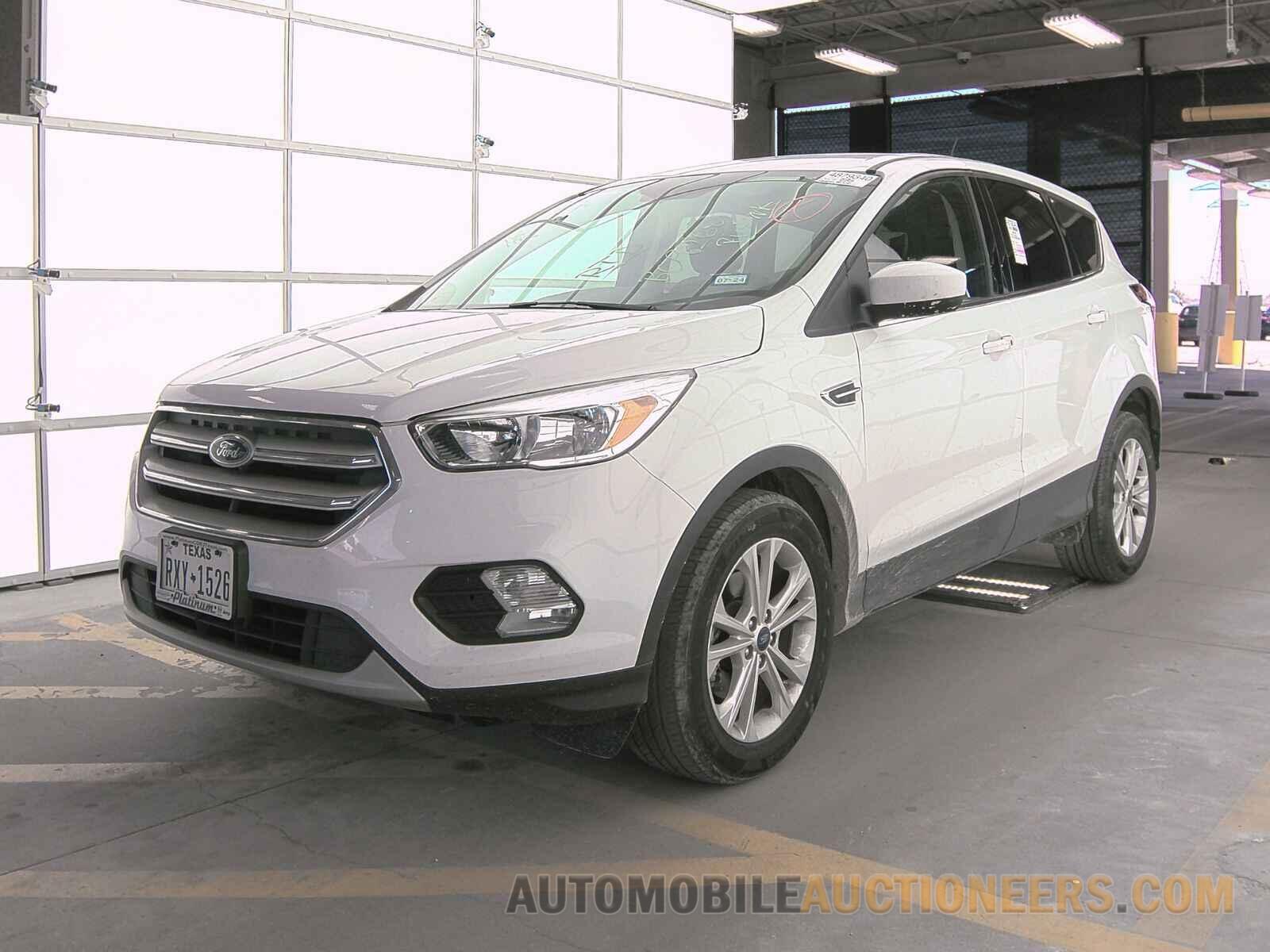 1FMCU0GD2KUB09268 Ford Escape 2019