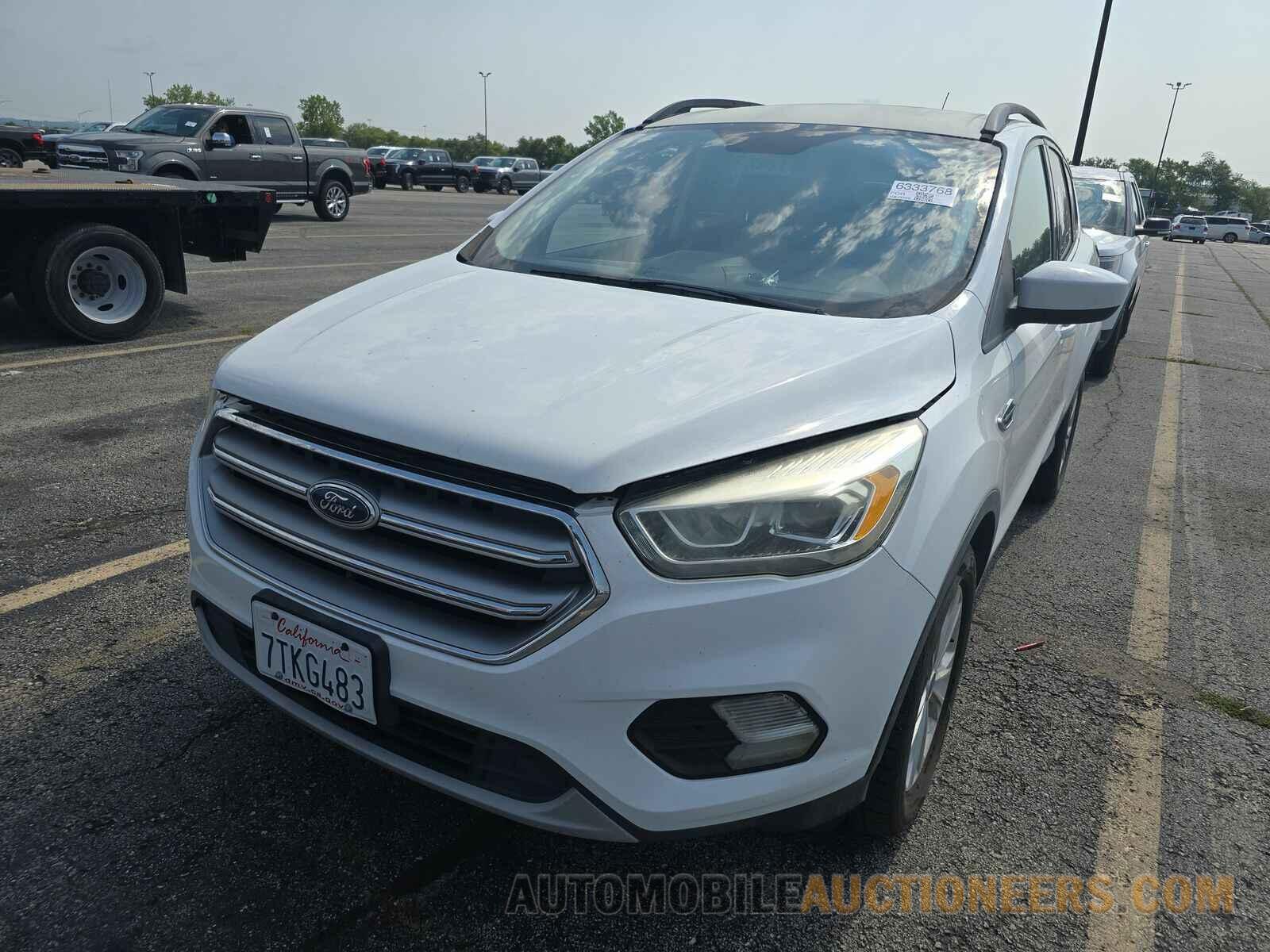 1FMCU0GD3HUA39403 Ford Escape 2017