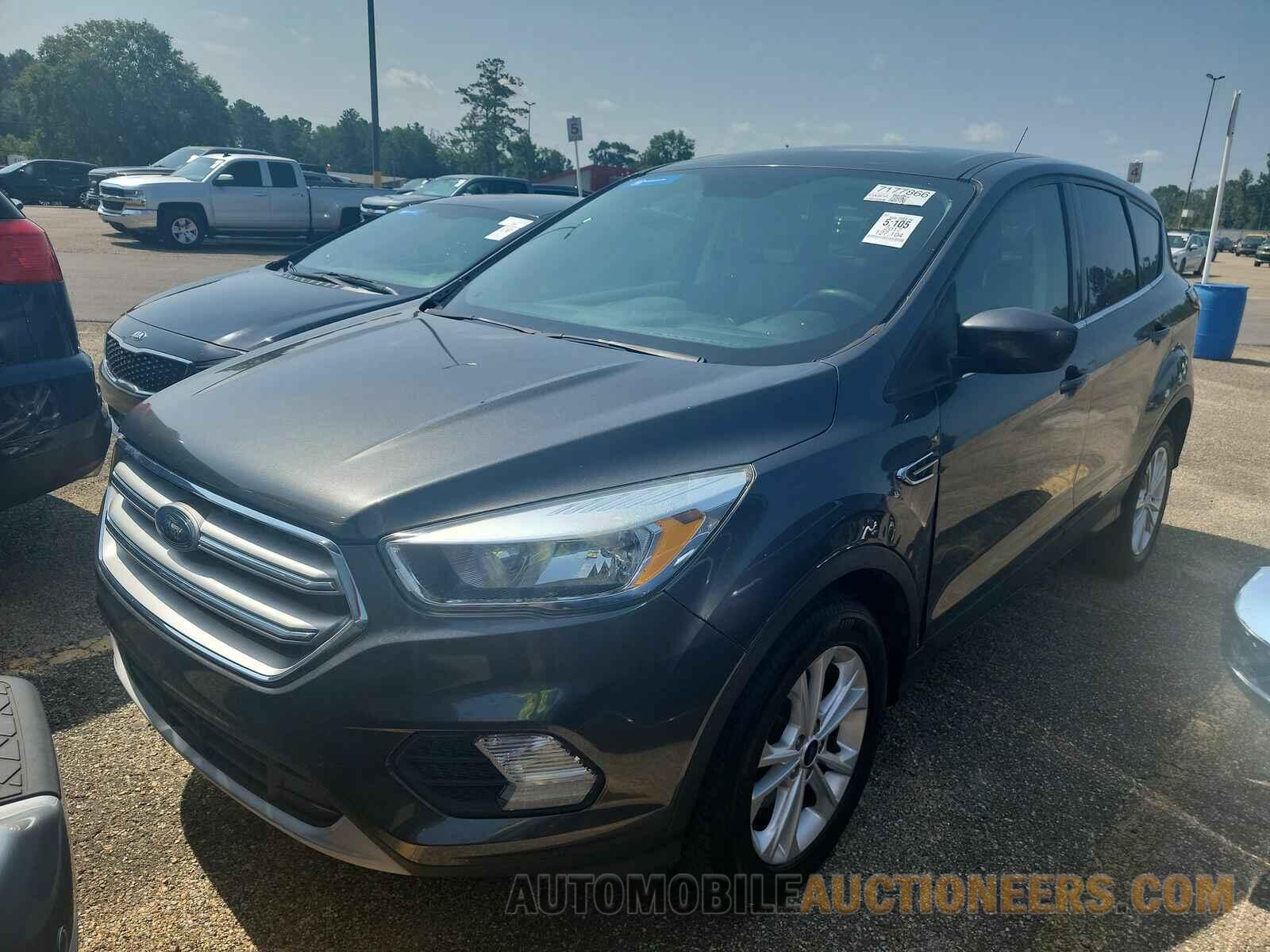 1FMCU0GD3HUA57884 Ford Escape 2017