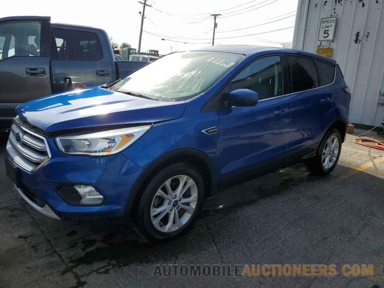 1FMCU0GD3HUD38552 FORD ESCAPE 2017