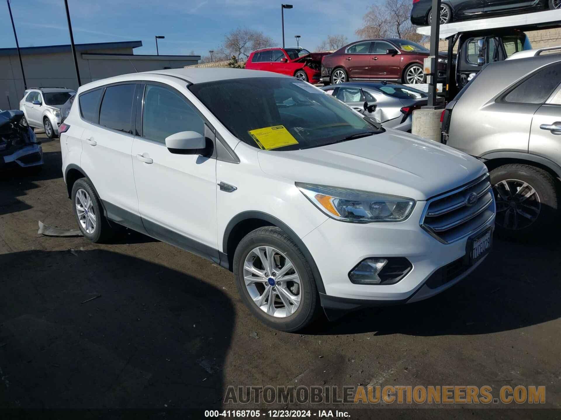 1FMCU0GD3HUD42424 FORD ESCAPE 2017