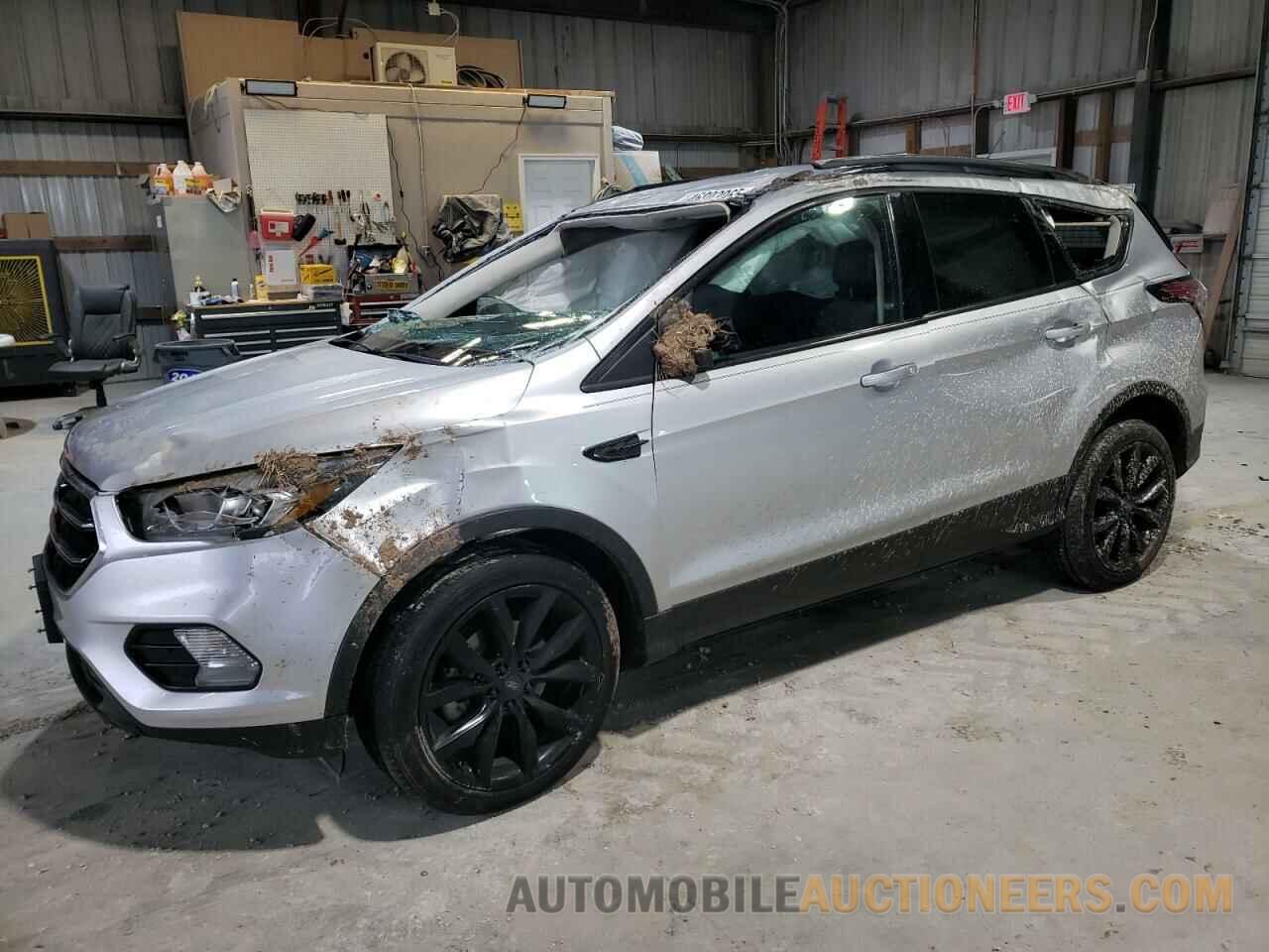 1FMCU0GD3HUD93387 FORD ESCAPE 2017