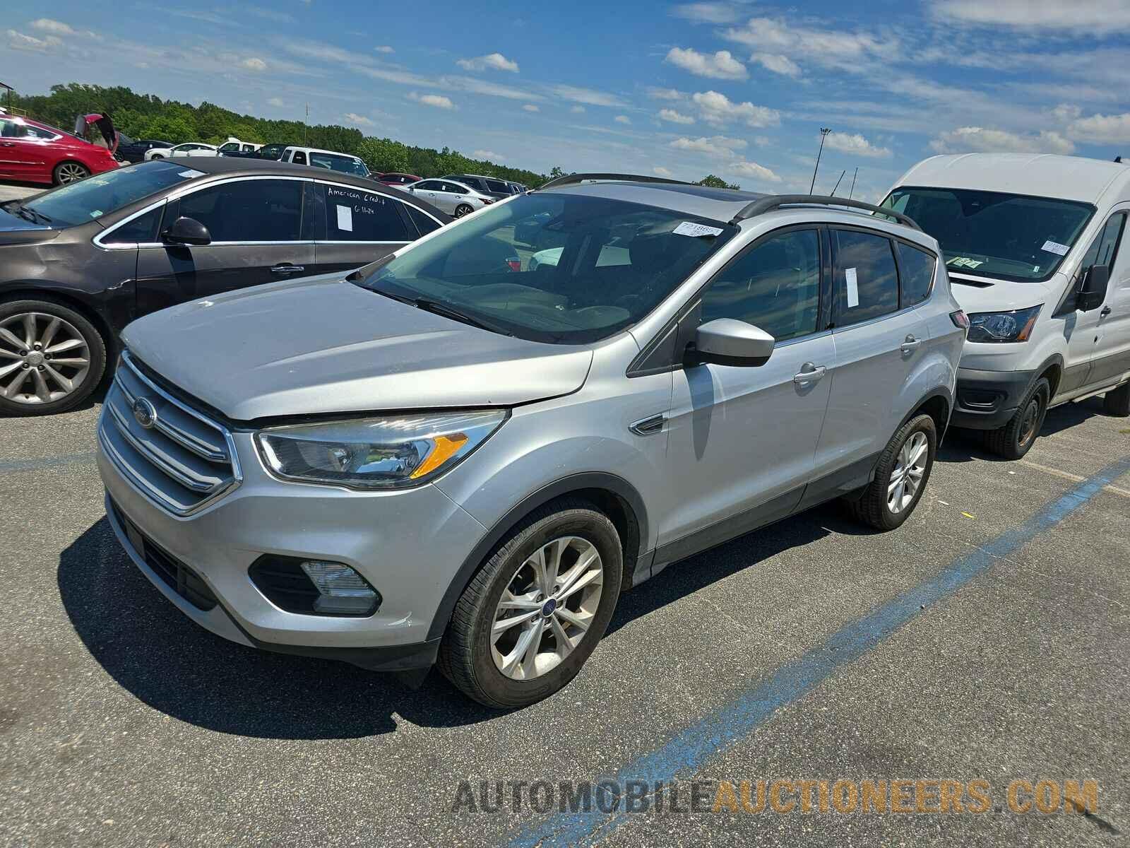 1FMCU0GD3JUC37520 Ford Escape 2018