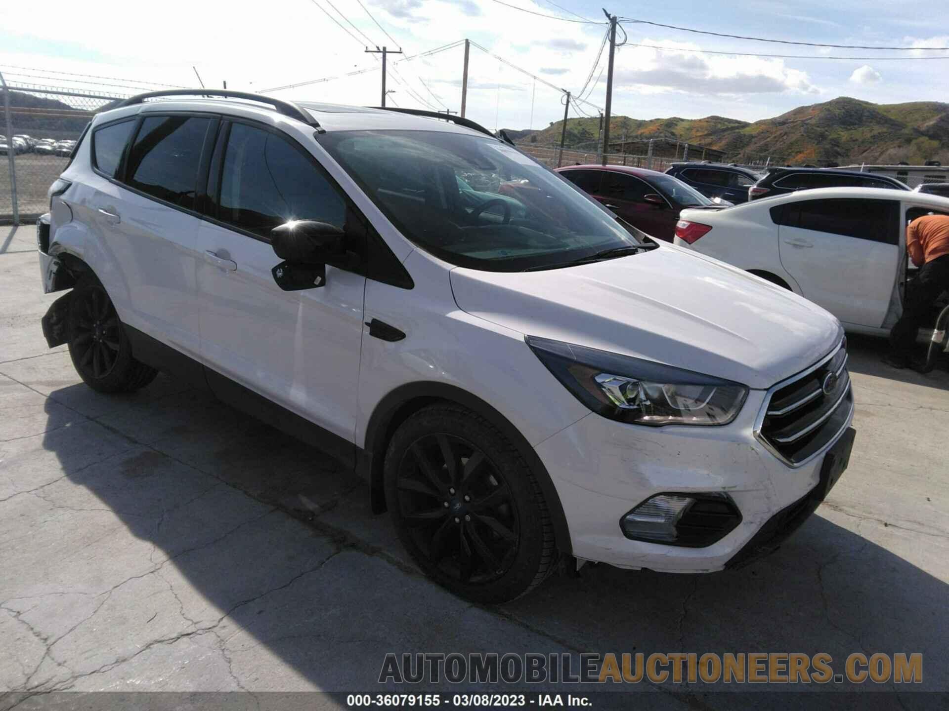 1FMCU0GD3JUD22244 FORD ESCAPE 2018