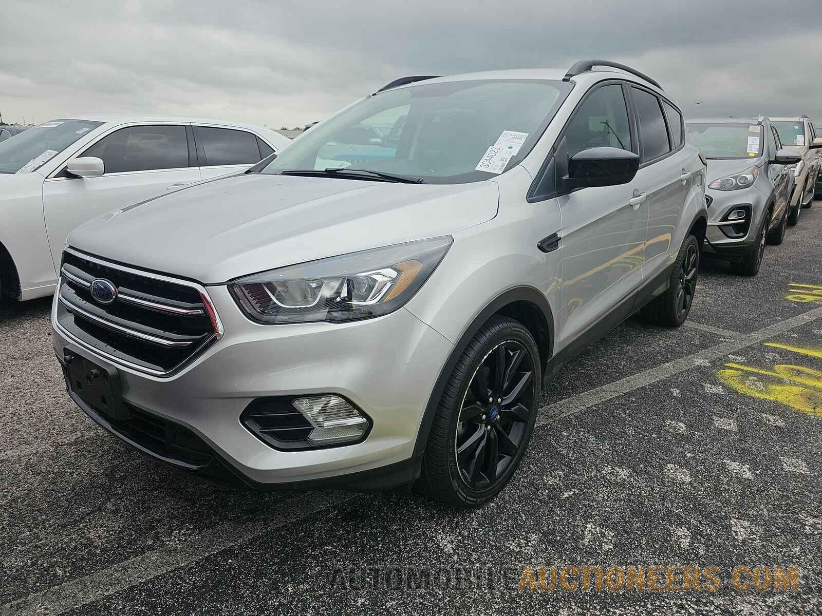 1FMCU0GD3KUA07588 Ford Escape 2019