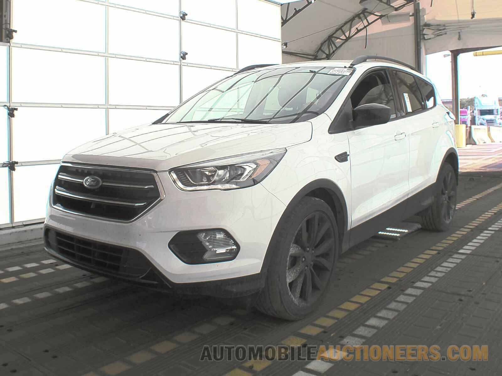 1FMCU0GD3KUB80379 Ford Escape 2019