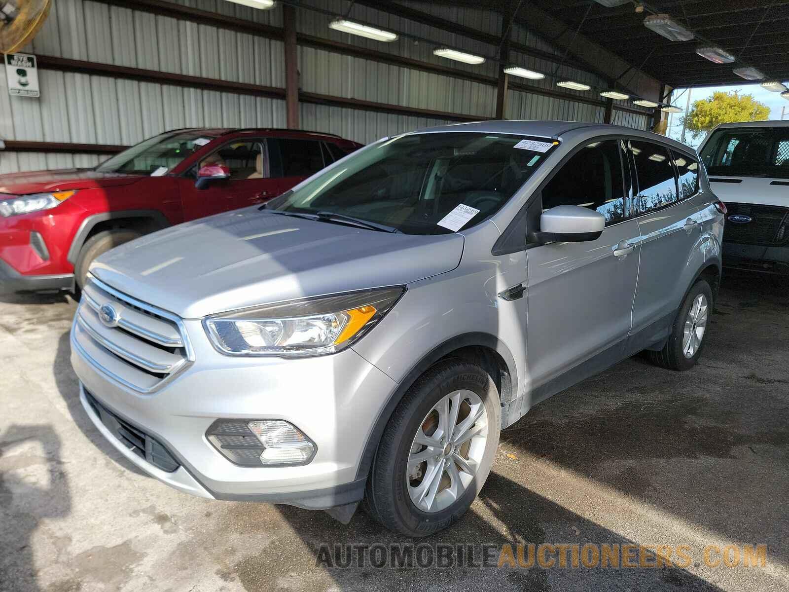 1FMCU0GD3KUC35607 Ford Escape 2019