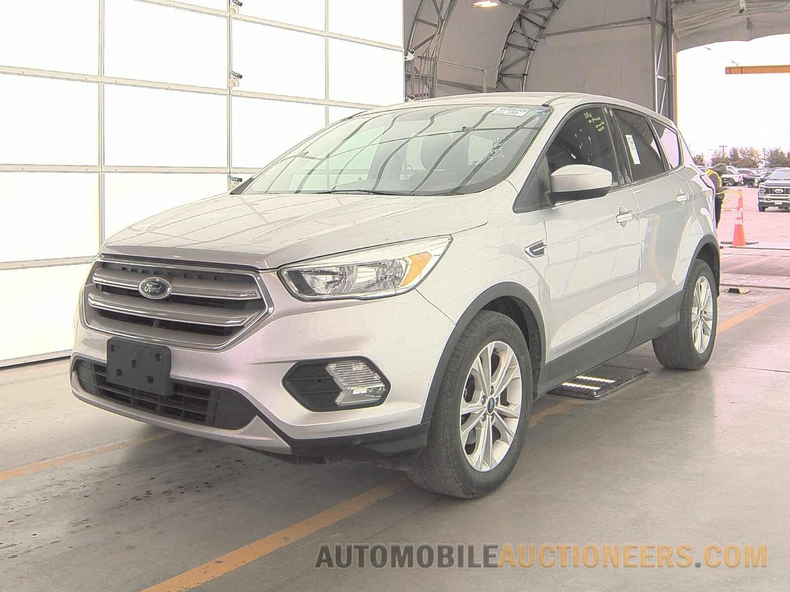 1FMCU0GD3KUC52617 Ford Escape 2019