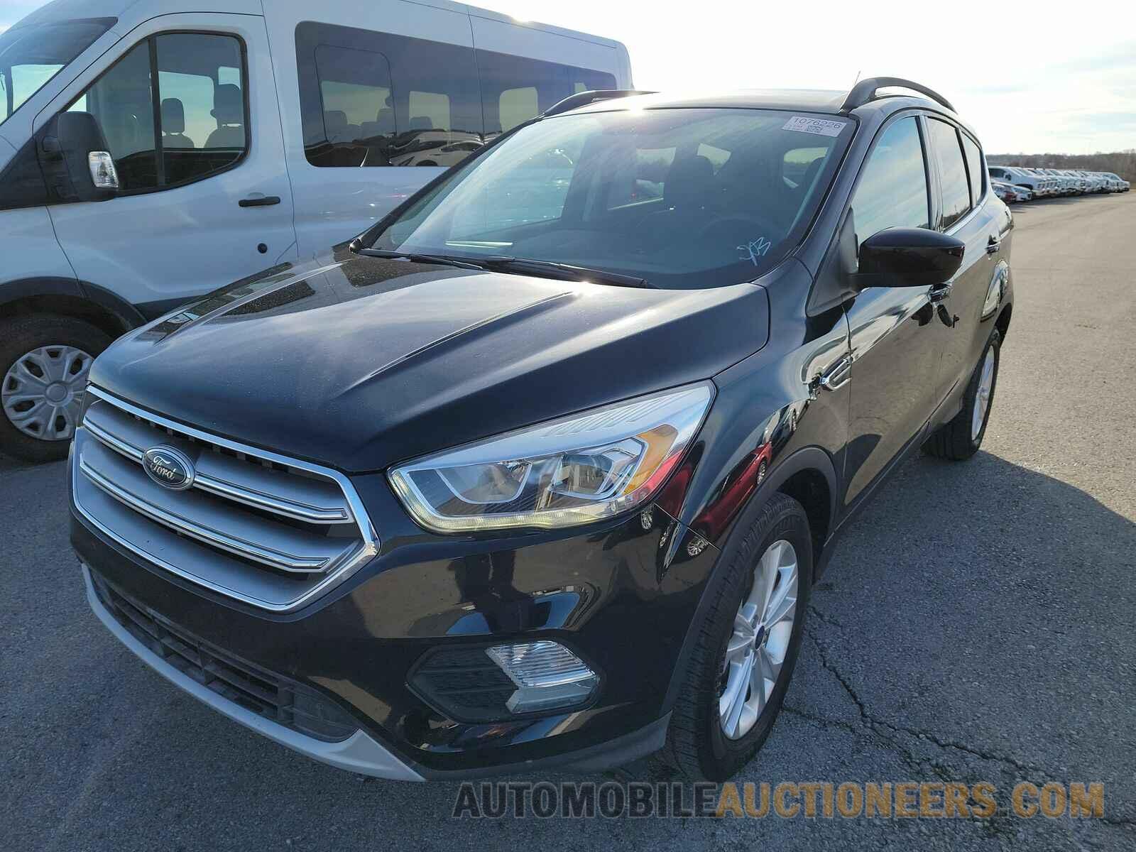 1FMCU0GD4HUB40675 Ford Escape 2017