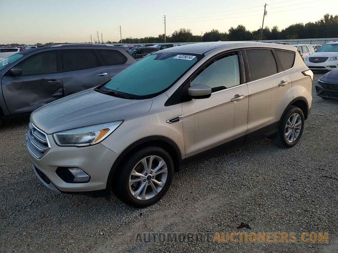 1FMCU0GD4HUC73470 FORD ESCAPE 2017