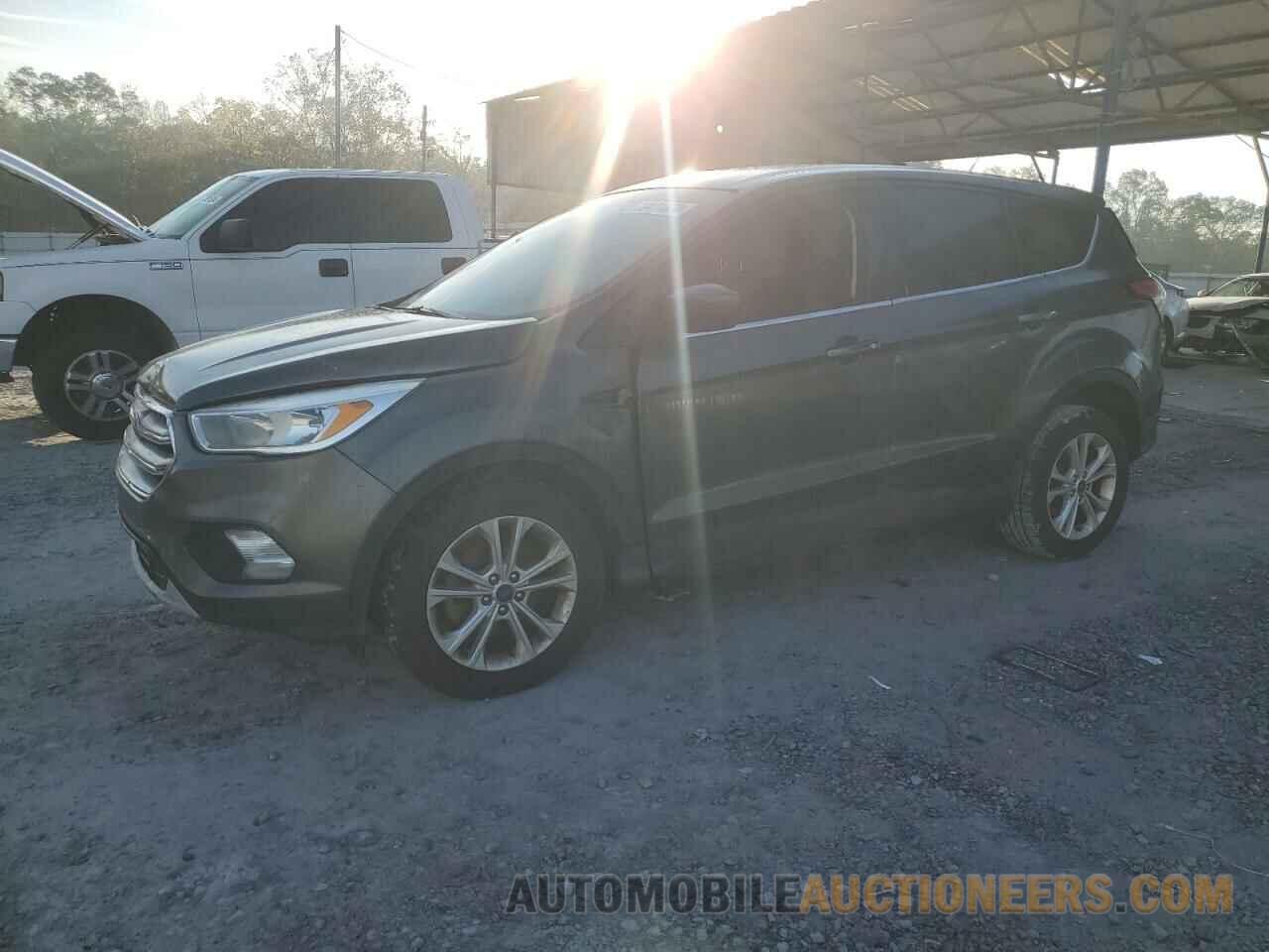 1FMCU0GD4HUD04037 FORD ESCAPE 2017