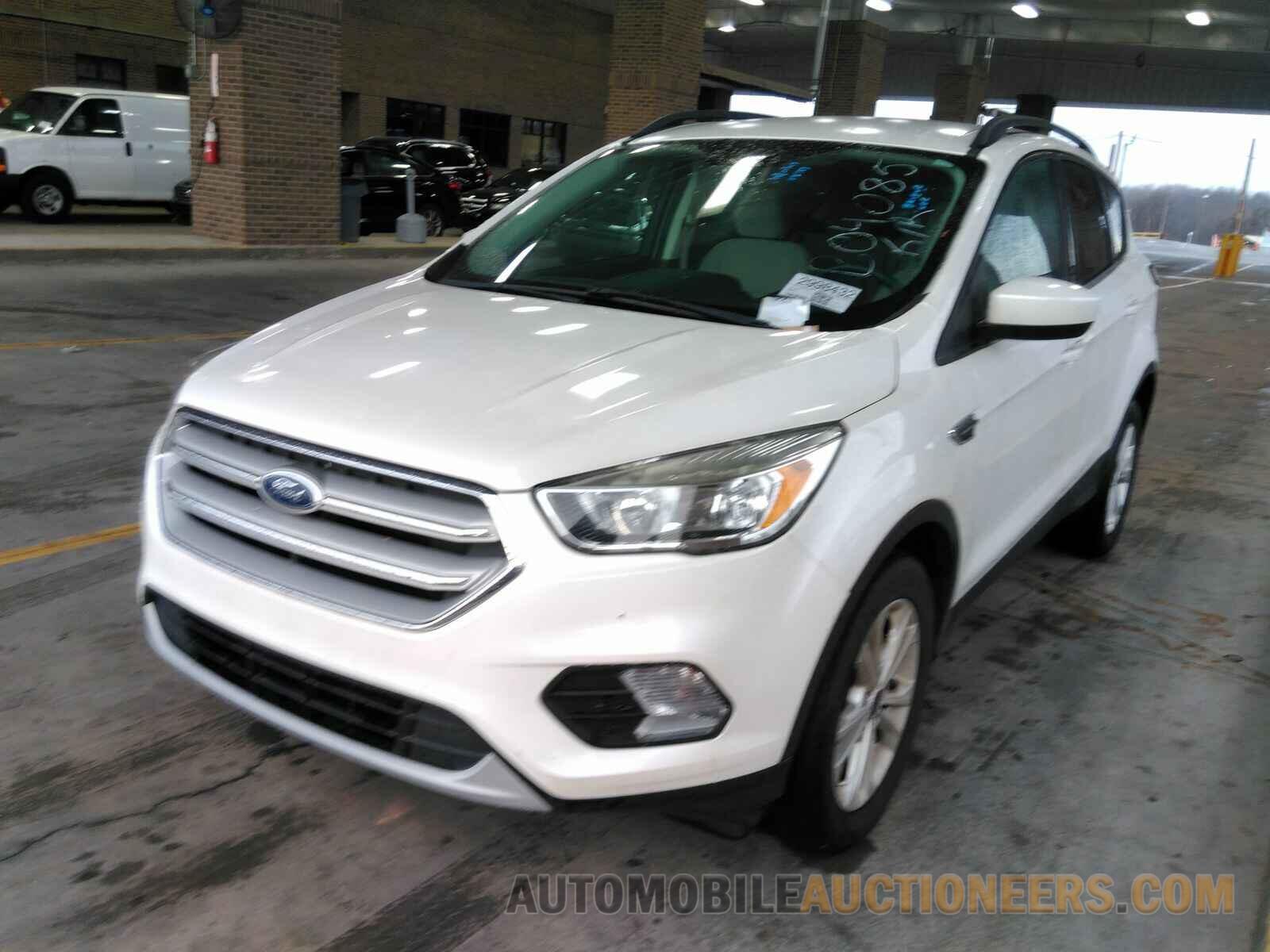 1FMCU0GD4JUB04085 Ford Escape 2018