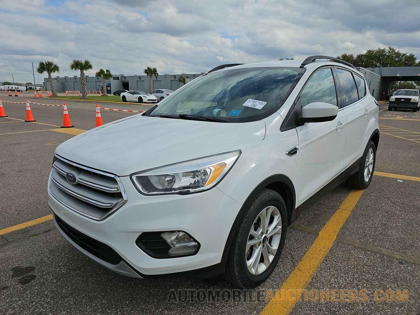 1FMCU0GD4JUC12268 Ford Escape 2018