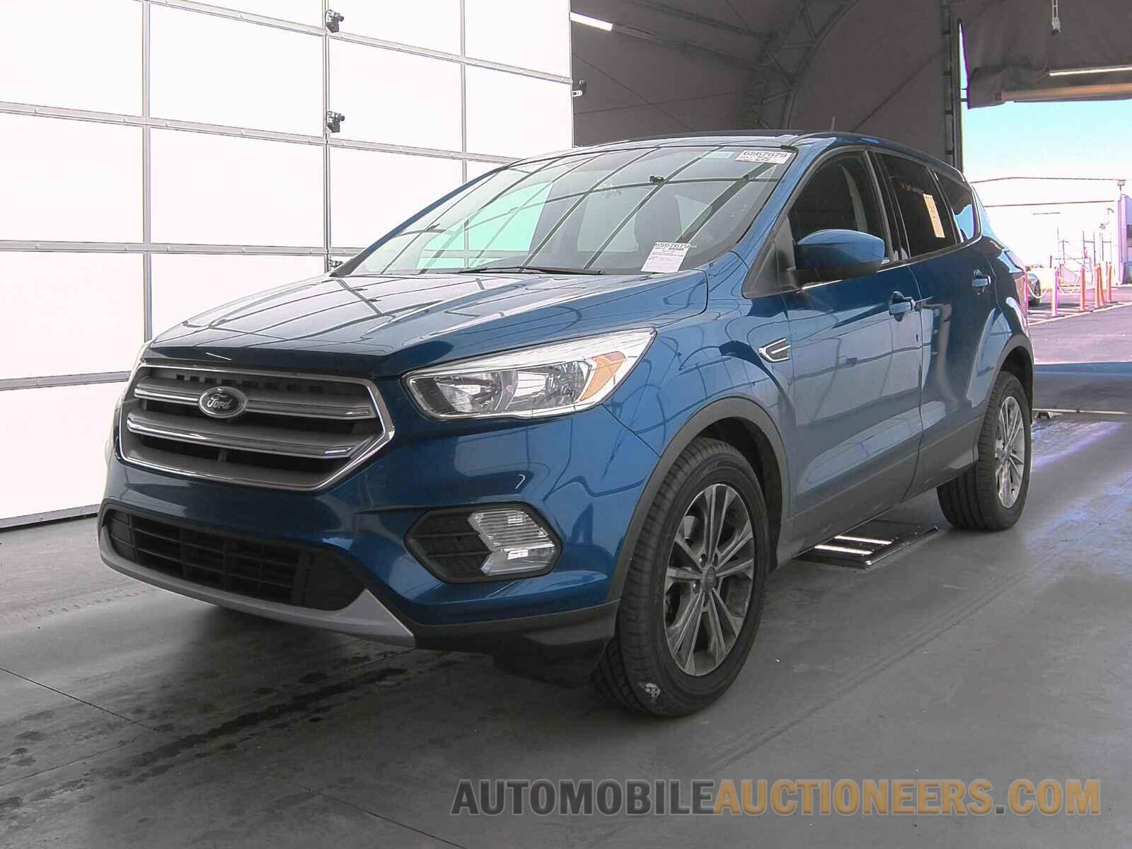 1FMCU0GD4KUA15828 Ford Escape 2019