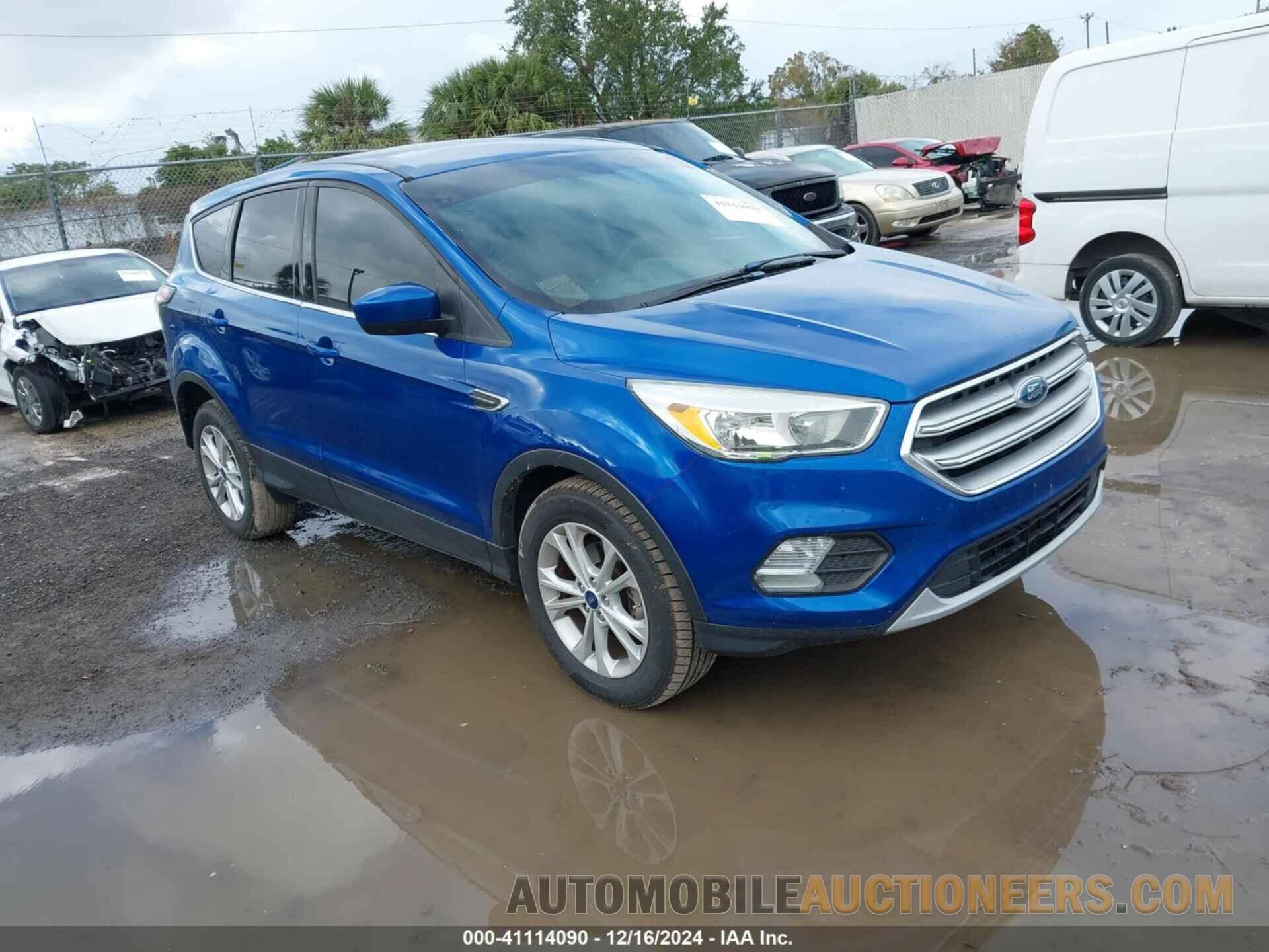 1FMCU0GD5HUA89008 FORD ESCAPE 2017