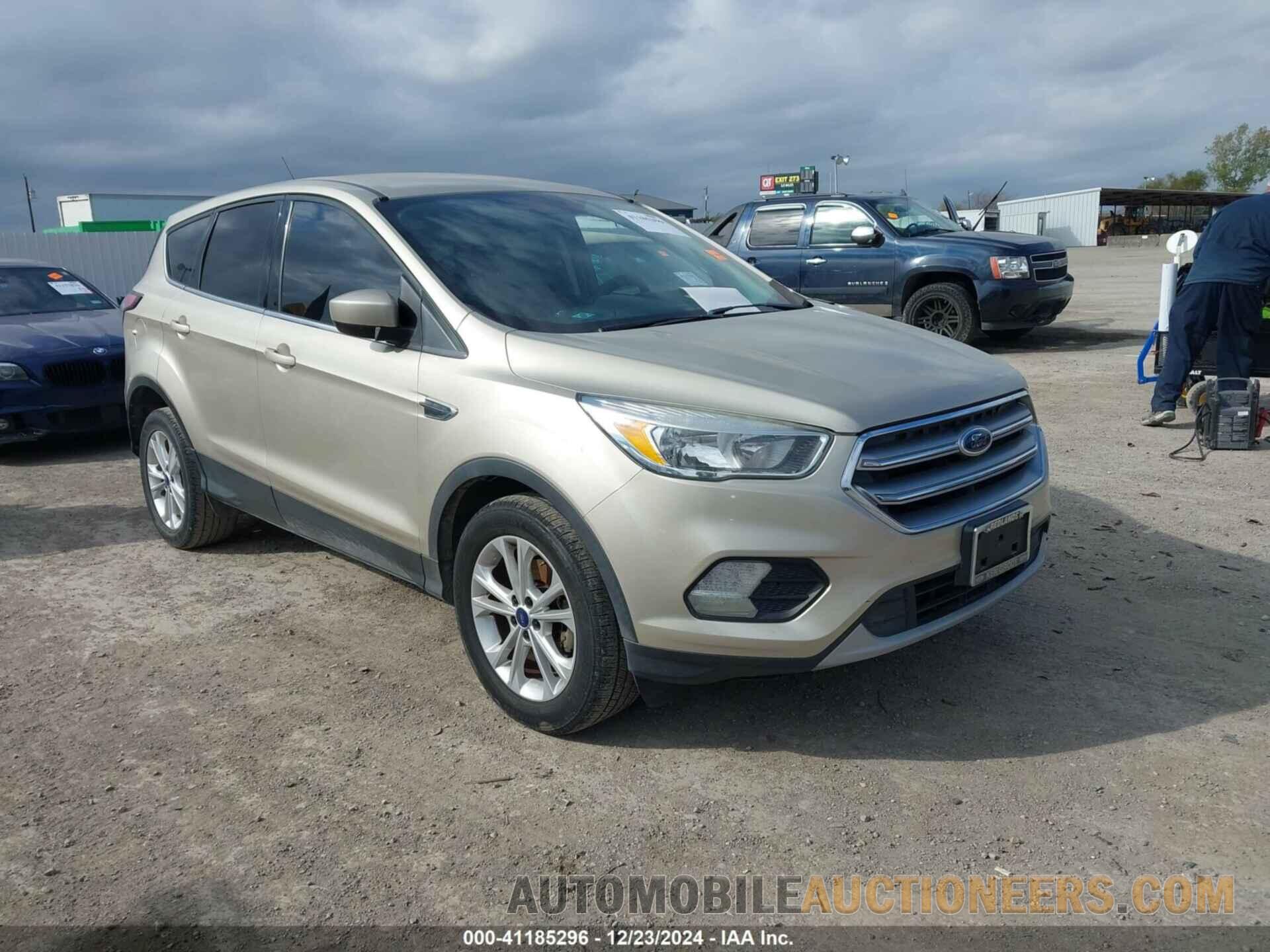 1FMCU0GD5HUE24073 FORD ESCAPE 2017