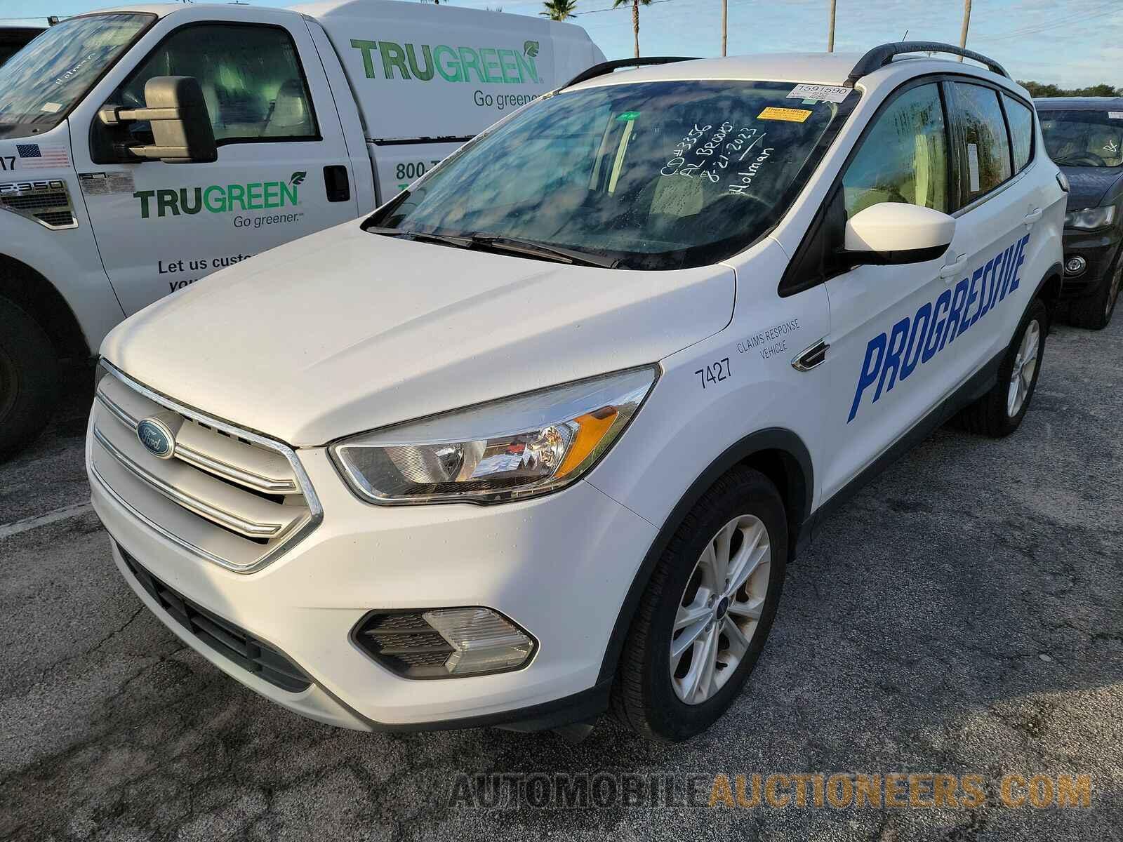 1FMCU0GD5JUB17427 Ford Escape 2018