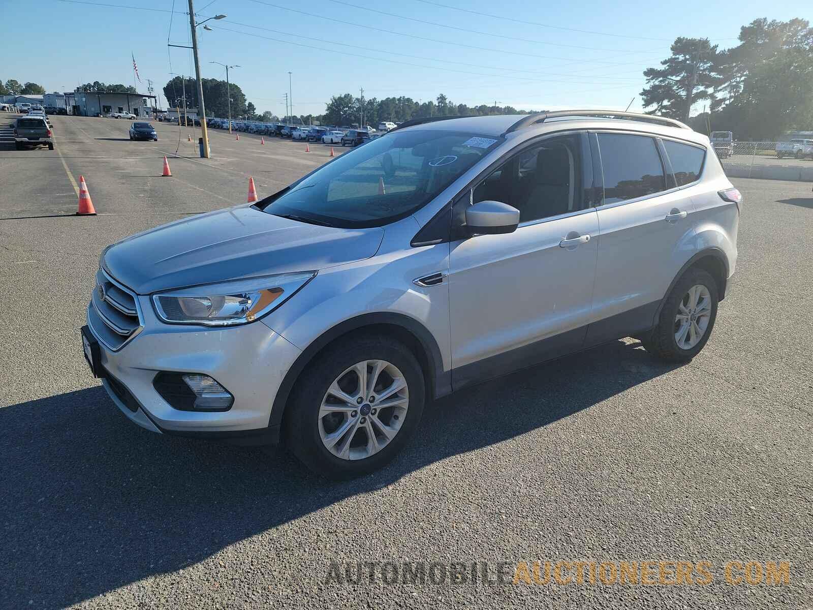 1FMCU0GD5JUC20444 Ford Escape 2018