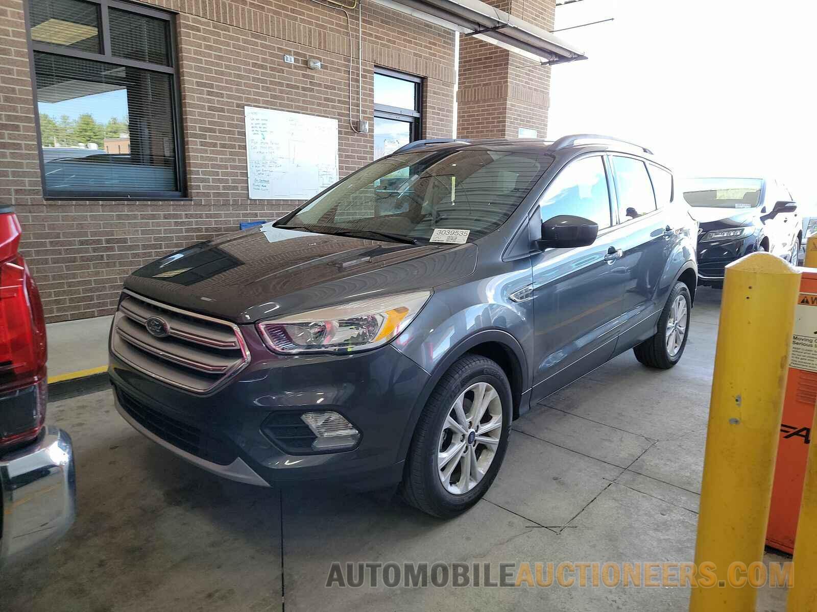 1FMCU0GD5JUD22813 Ford Escape 2018