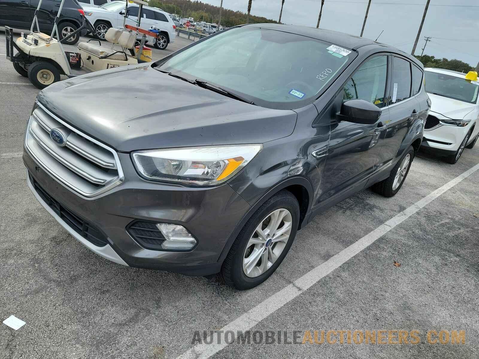 1FMCU0GD6HUC81831 Ford Escape 2017