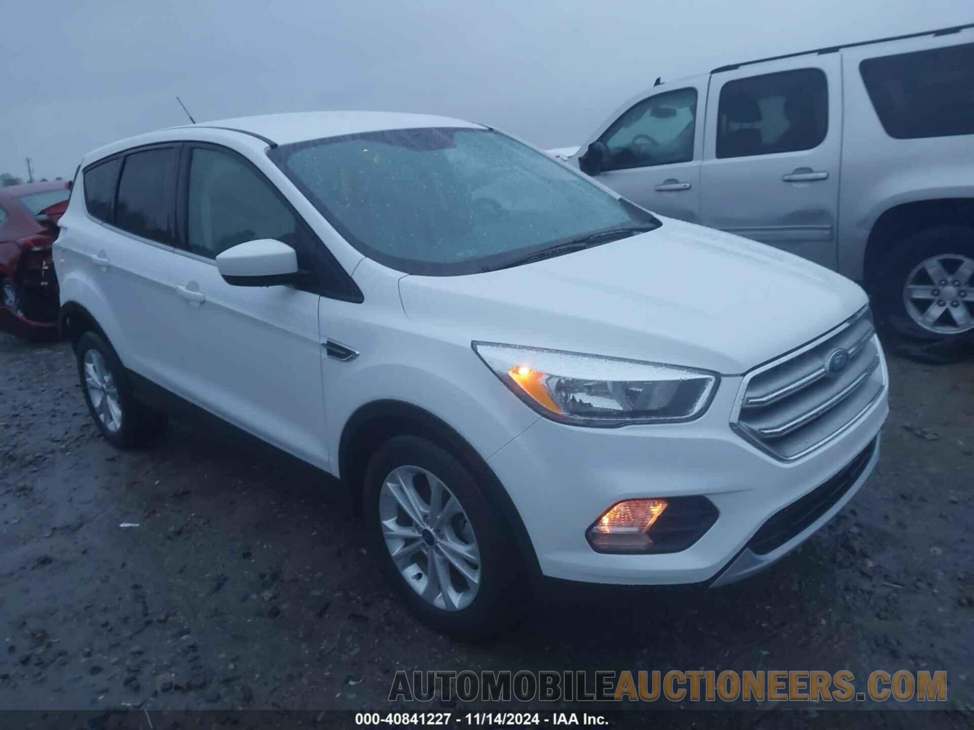 1FMCU0GD6HUD34561 FORD ESCAPE 2017