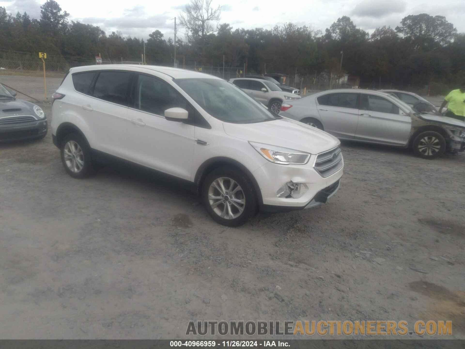 1FMCU0GD6HUE17021 FORD ESCAPE 2017