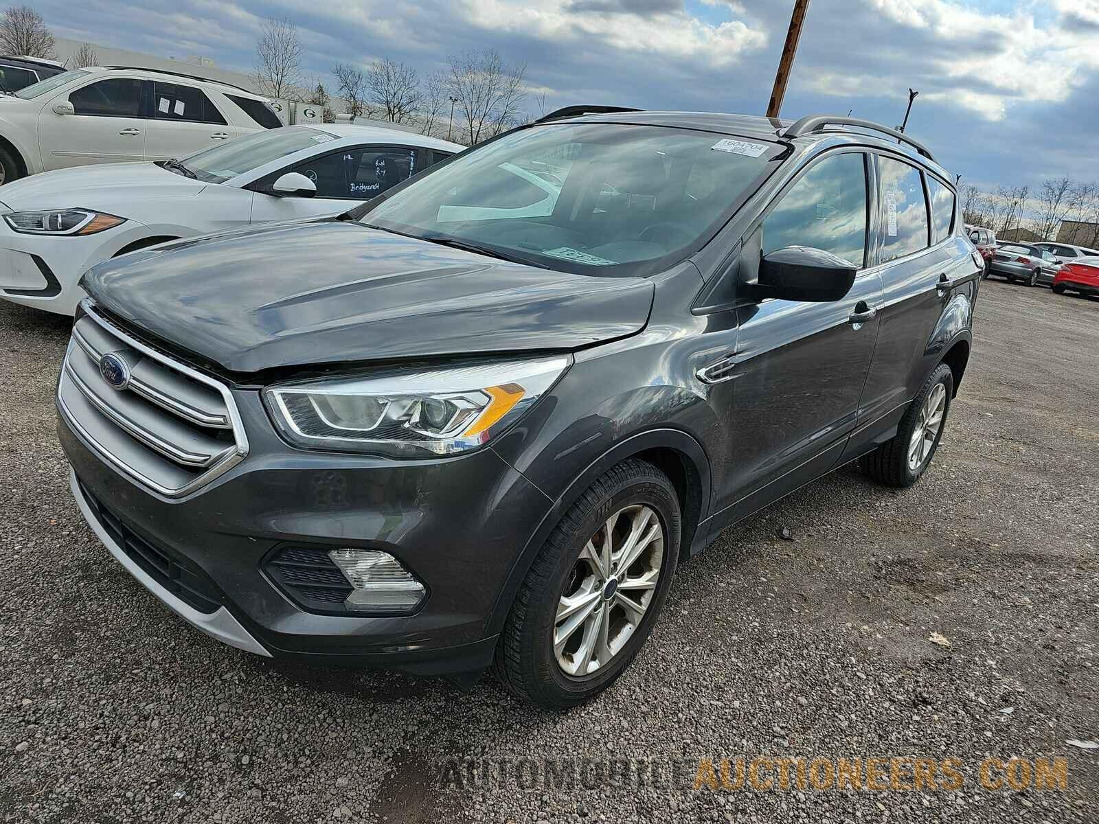 1FMCU0GD6HUF04983 Ford Escape 2017