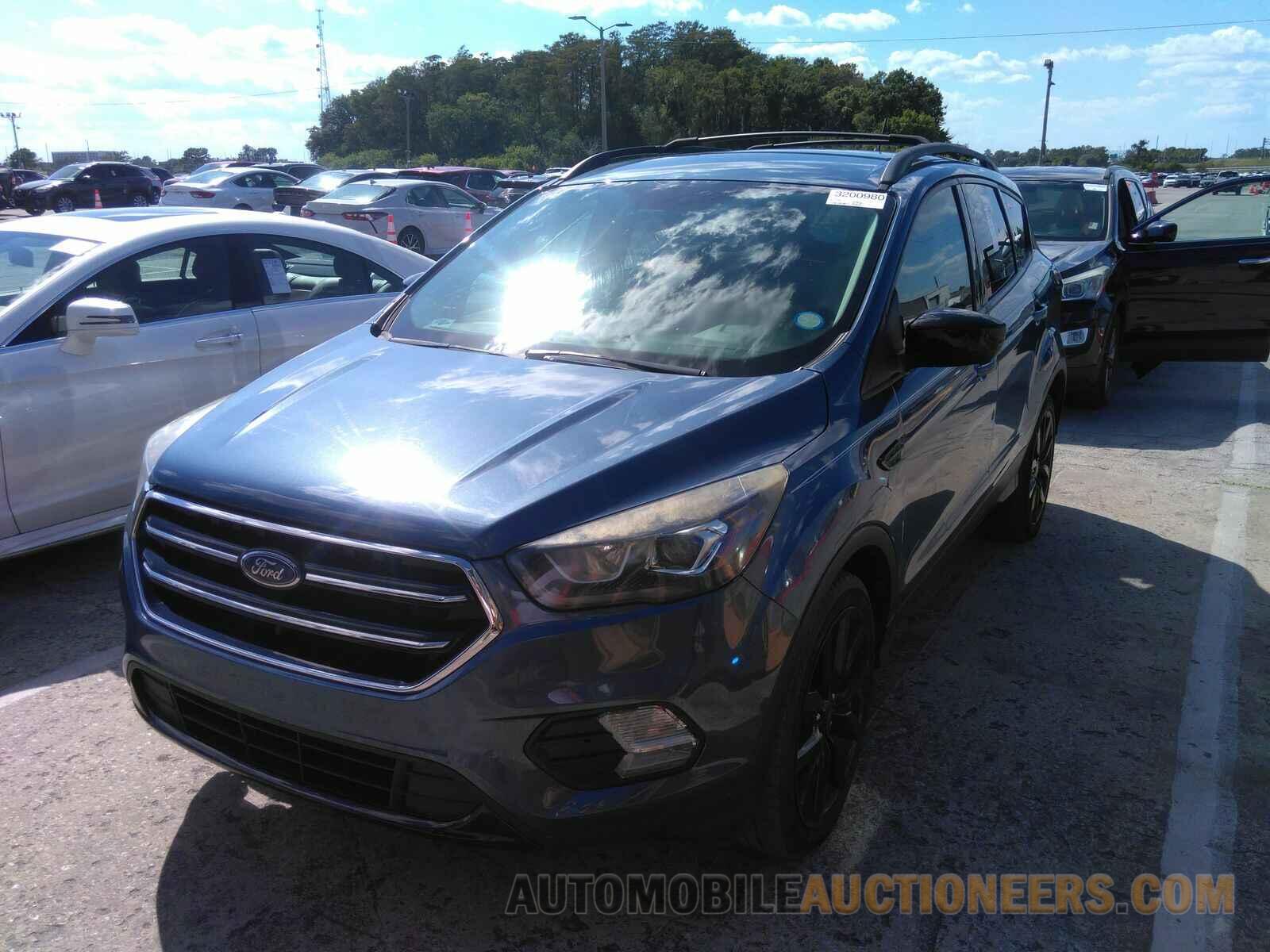 1FMCU0GD6JUB36746 Ford Escape 2018