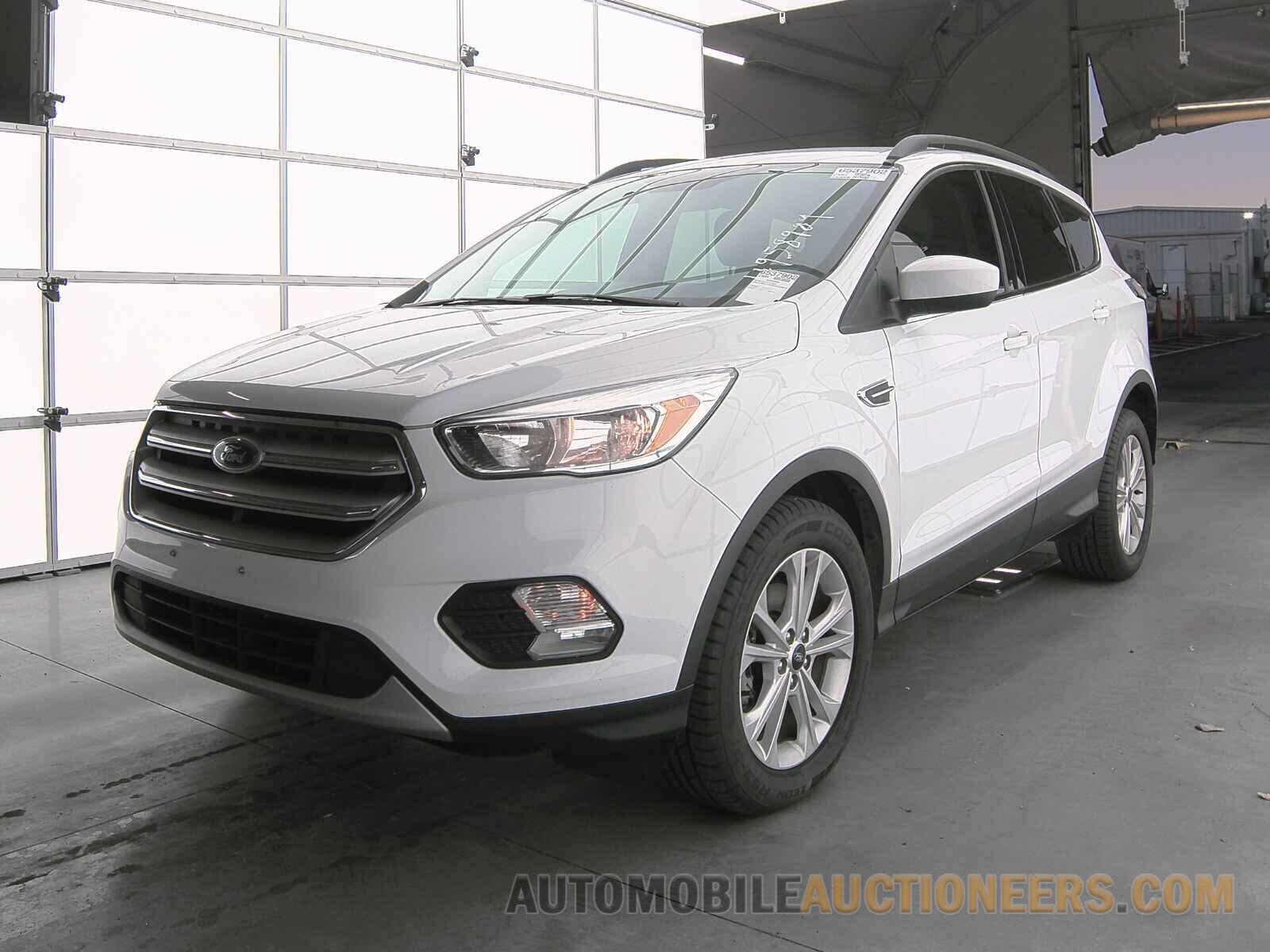 1FMCU0GD6JUC49810 Ford Escape 2018