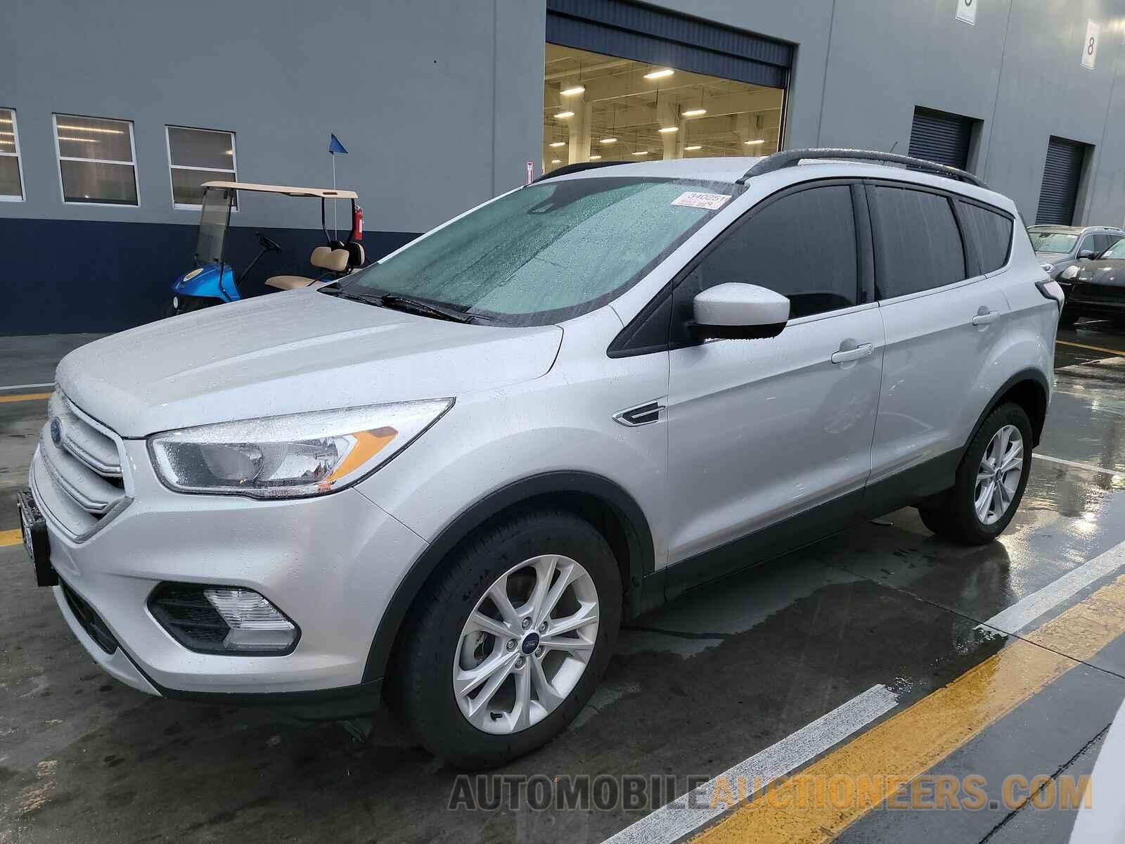 1FMCU0GD6JUC88848 Ford Escape 2018