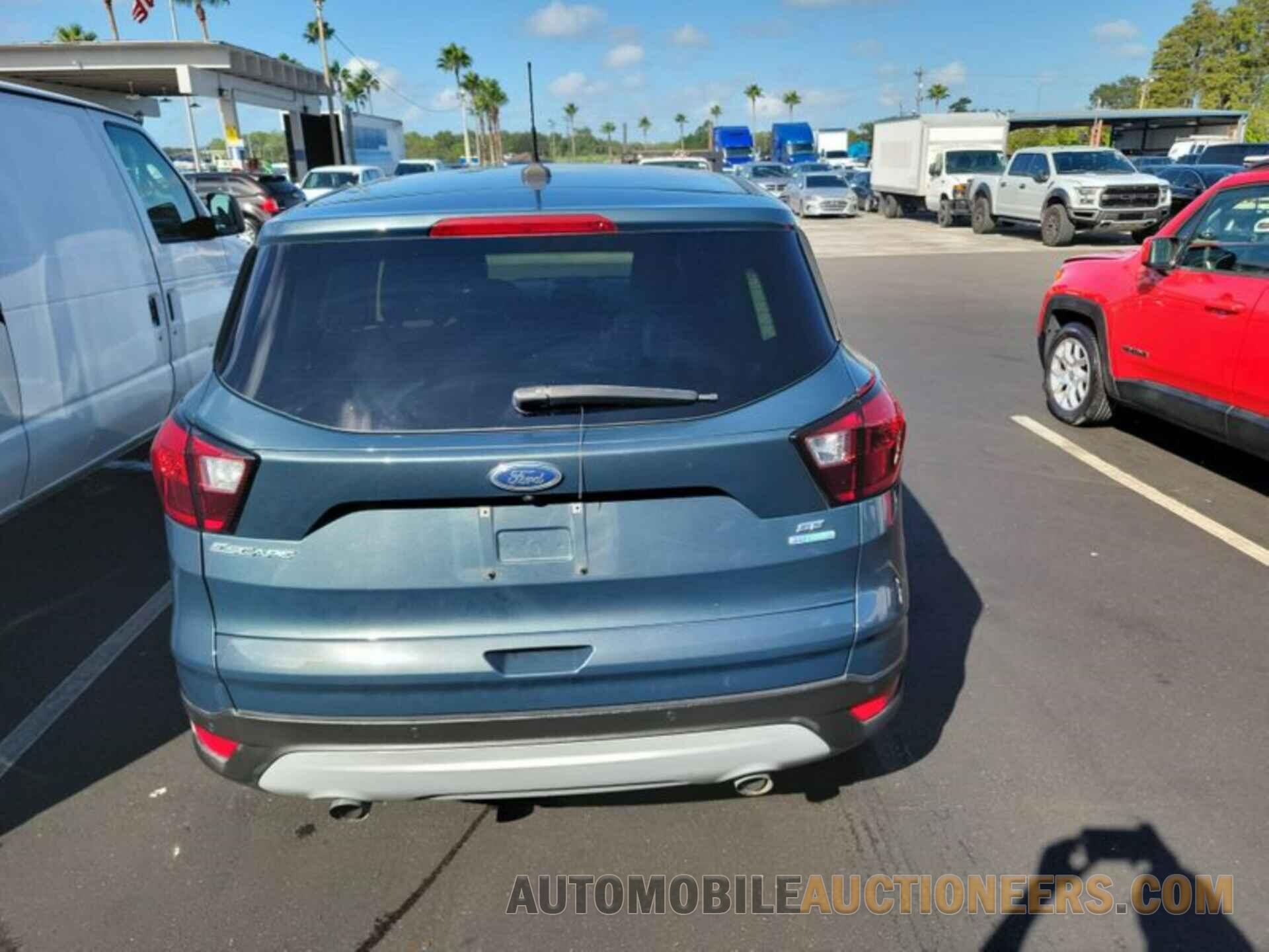 1FMCU0GD6KUA27012 FORD ESCAPE 2019