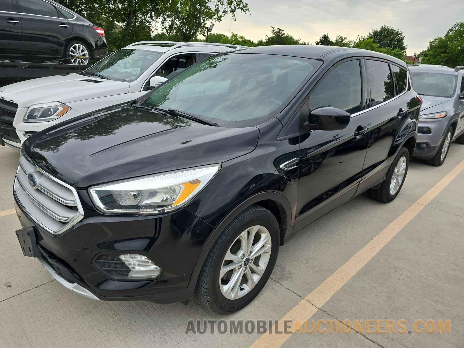 1FMCU0GD6KUC25217 Ford Escape 2019