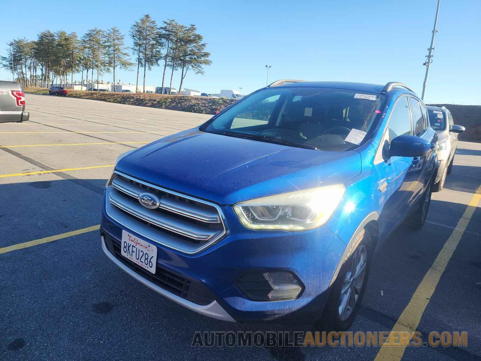 1FMCU0GD7HUC06605 Ford Escape 2017